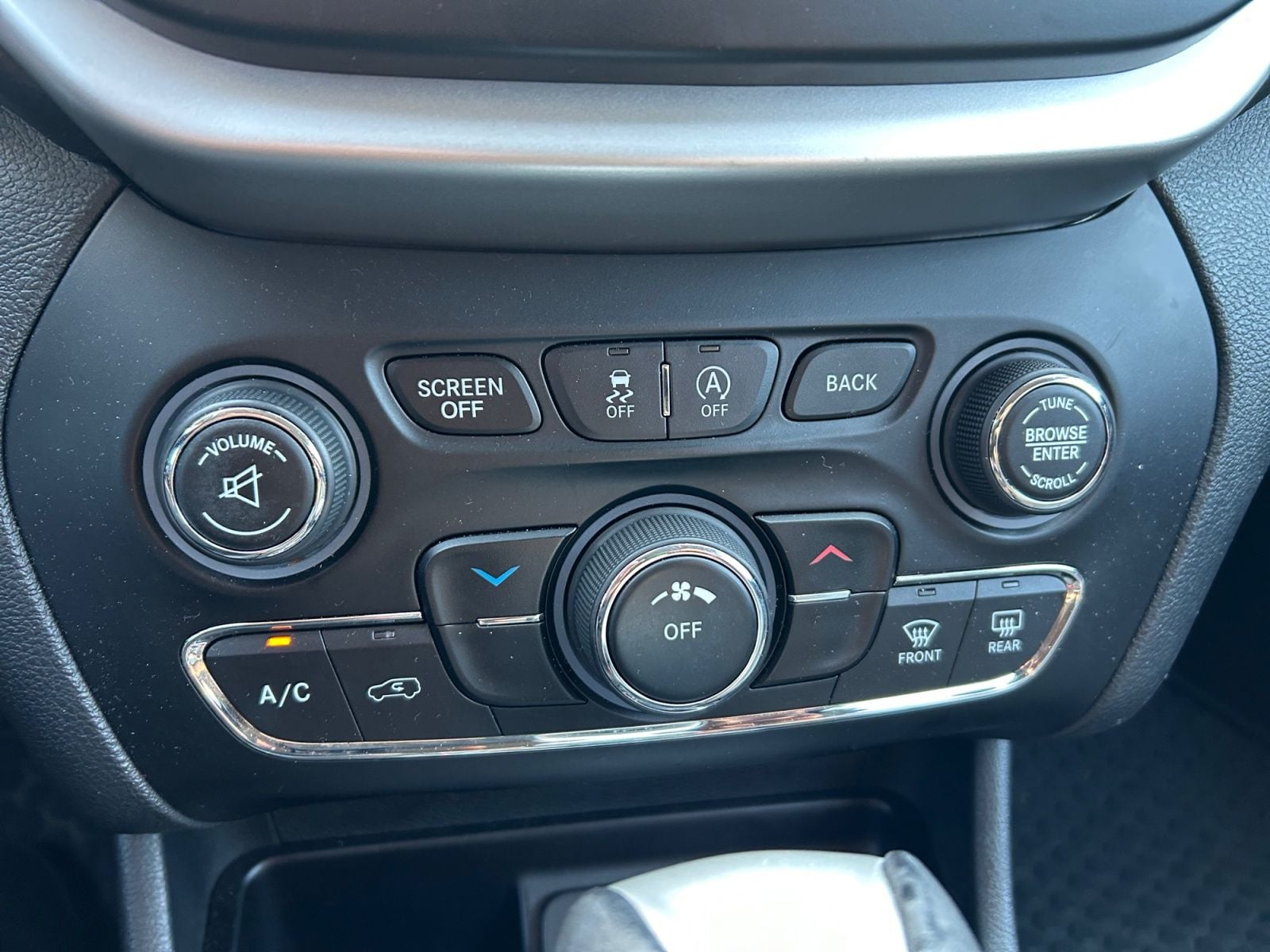 2015 Jeep Cherokee Trailhawk Photo in Williamsburg VA 23185