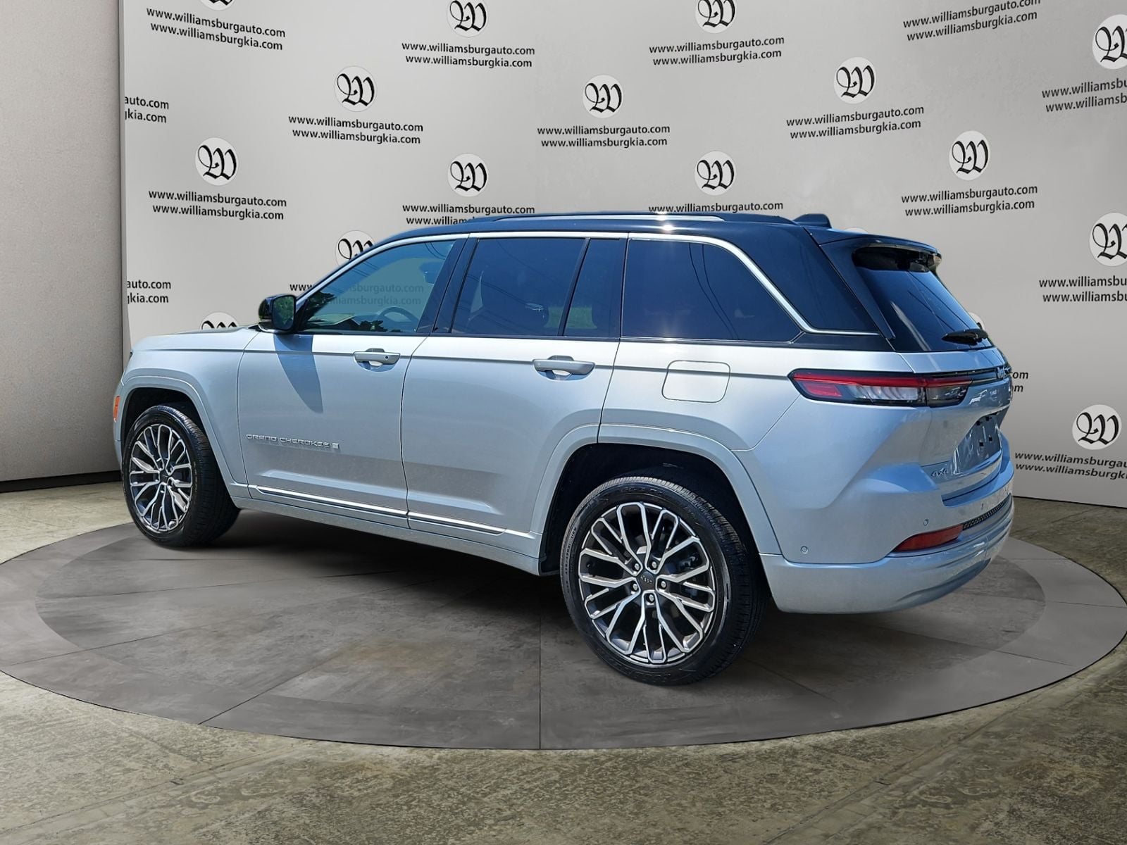 2026 Jeep Grand Cherokee Summit Photo in Williamsburg VA 23185