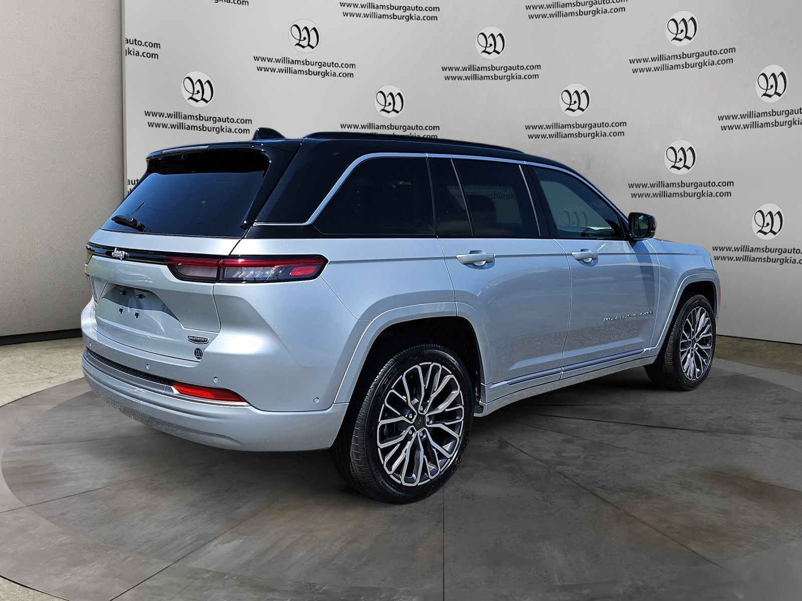 2026 Jeep Grand Cherokee Summit Photo in Williamsburg VA 23185
