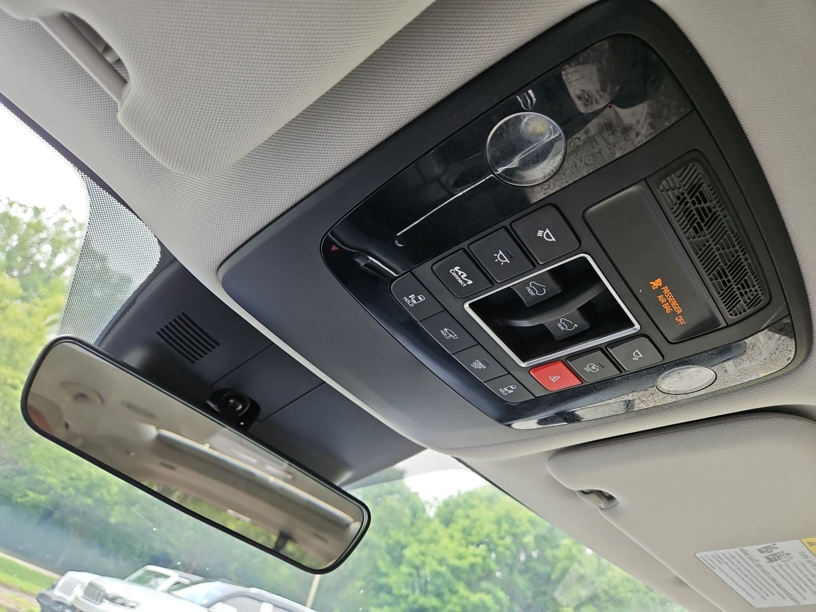Pre-Owned 2025 Kia Carnival SX - photo - 29