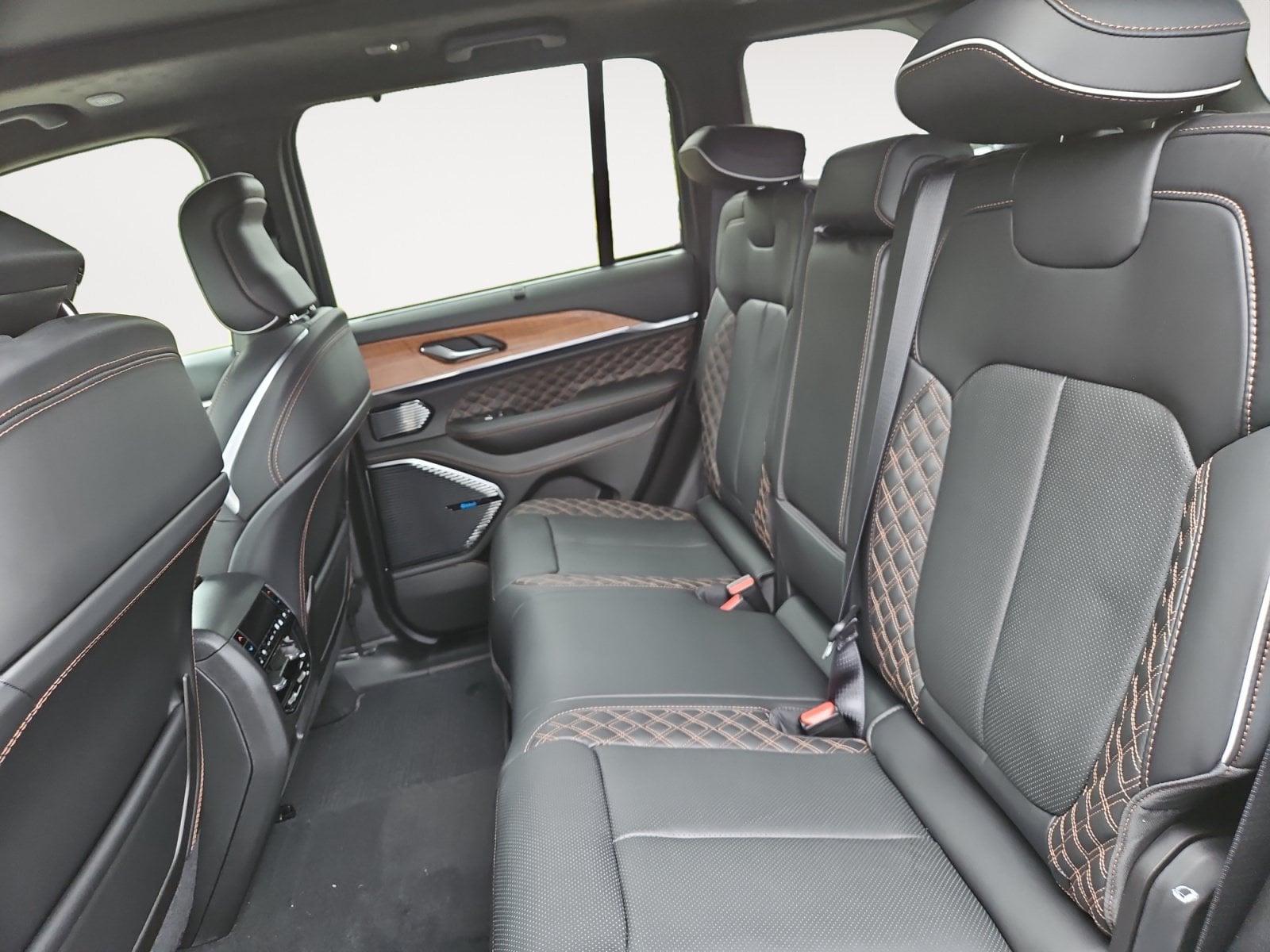 New 2027 Jeep Grand Cherokee Summit - photo - 12