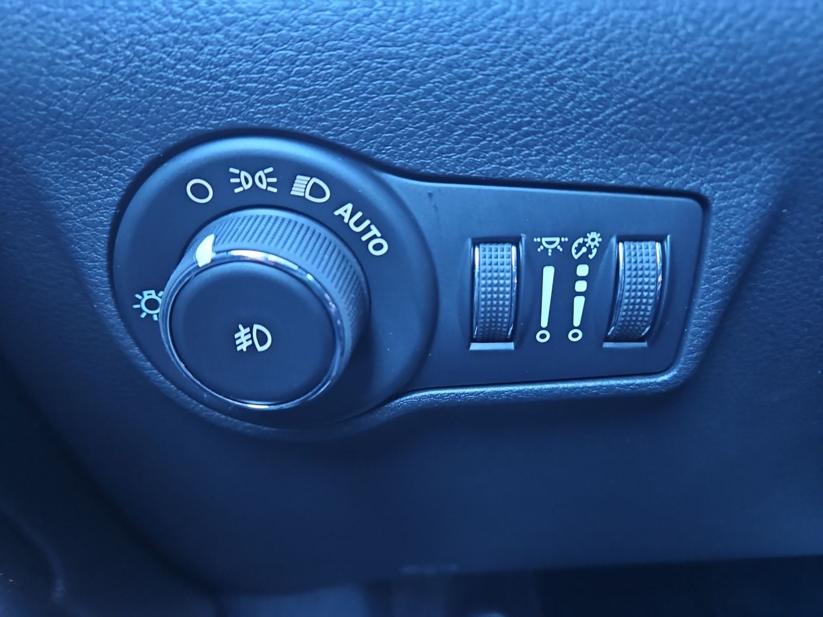 New 2026 Jeep Compass Limited - photo - 22