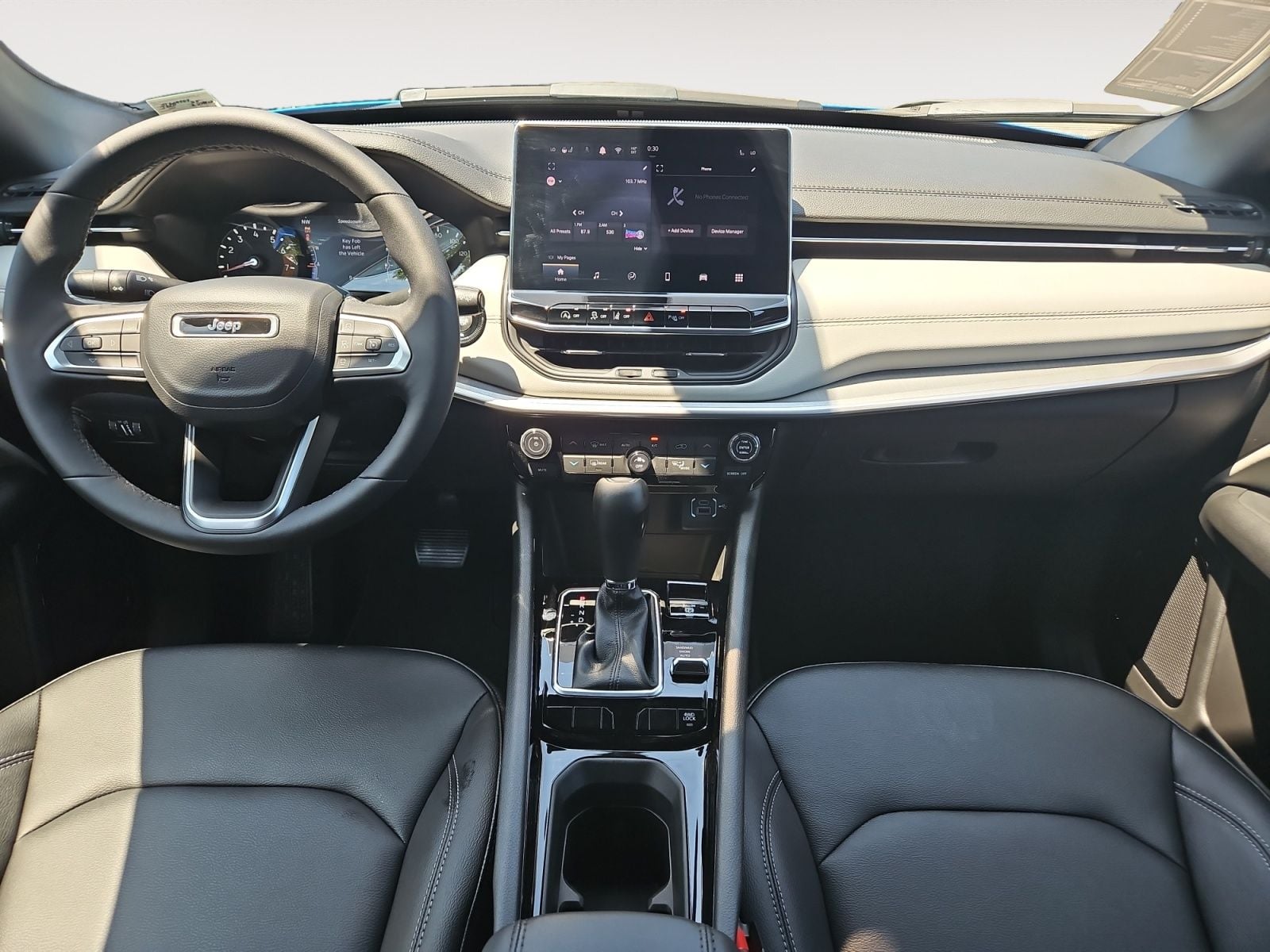 New 2025 Jeep Compass Limited - photo - 9