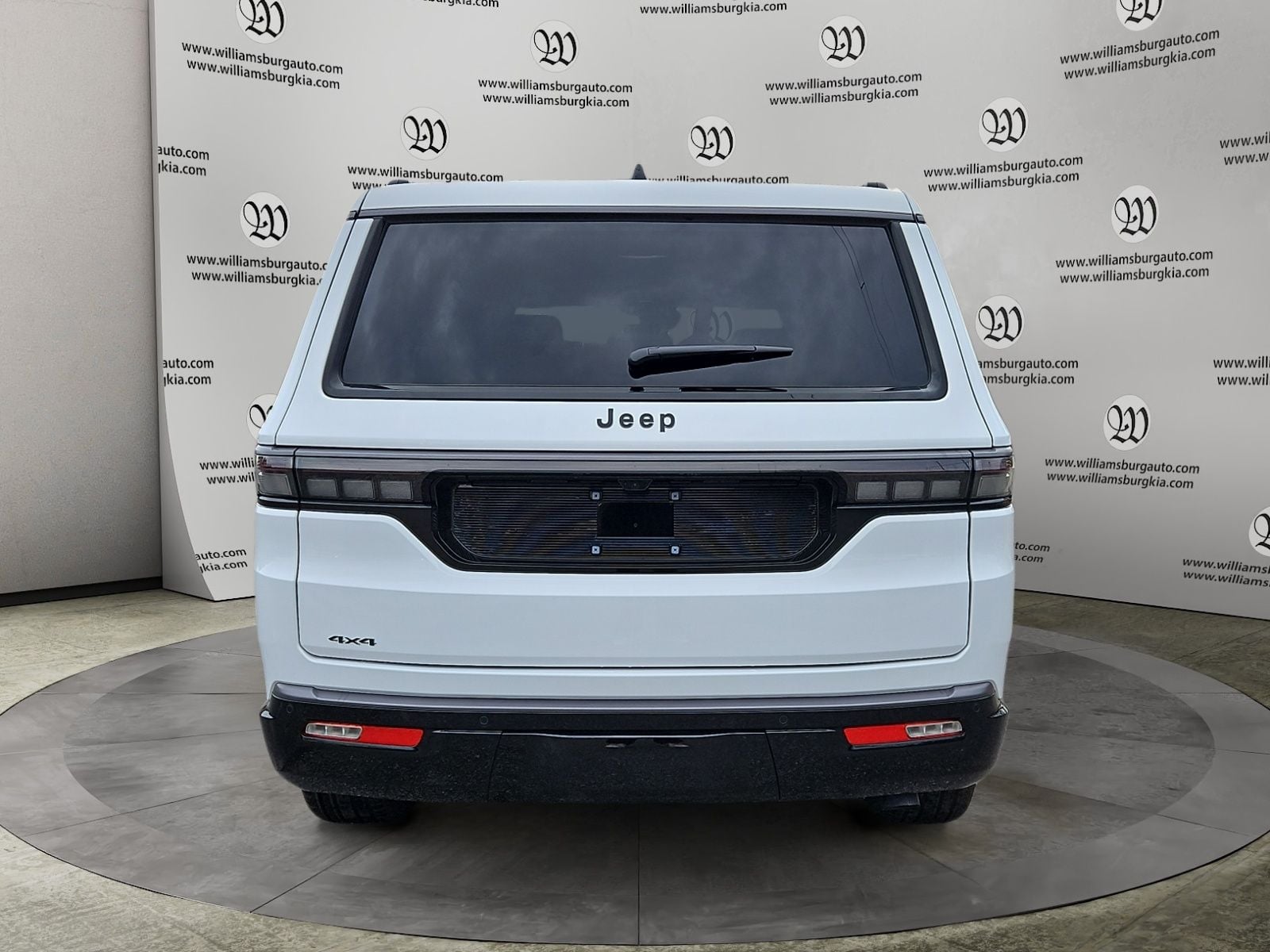 New 2026 Jeep Grand Wagoneer Limited Reserve - photo - 3