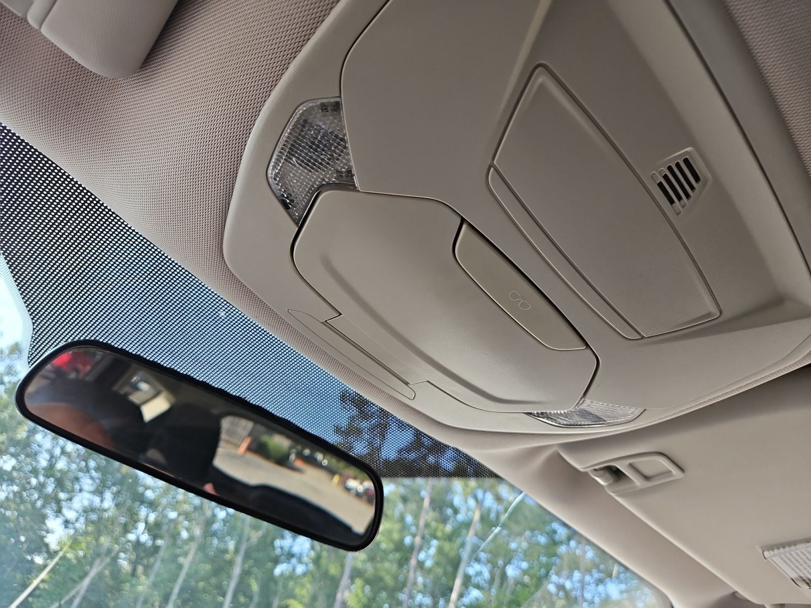 Pre-Owned 2017 Ford Escape SE - photo - 28