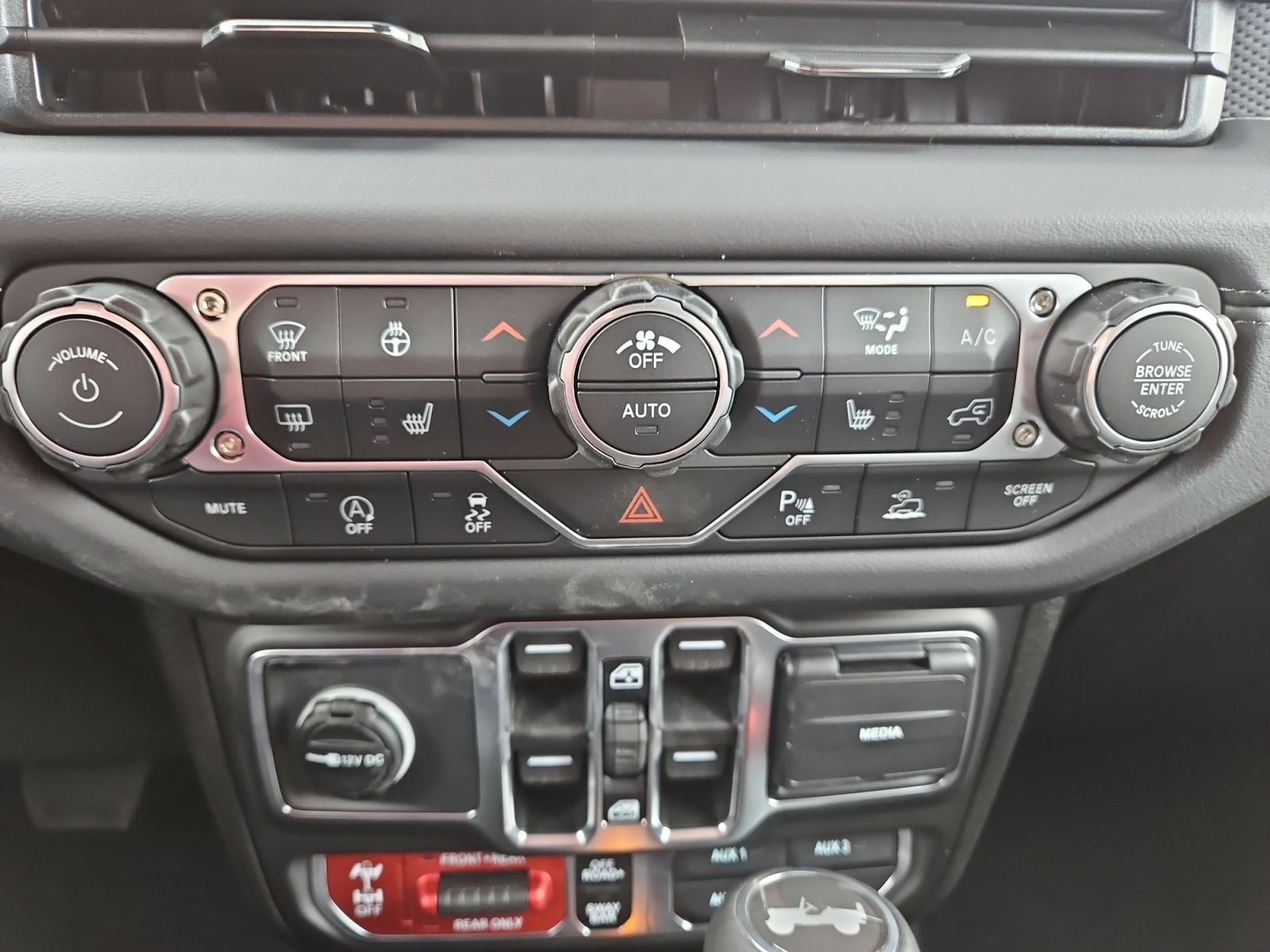 New 2026 Jeep Wrangler Rubicon - photo - 28