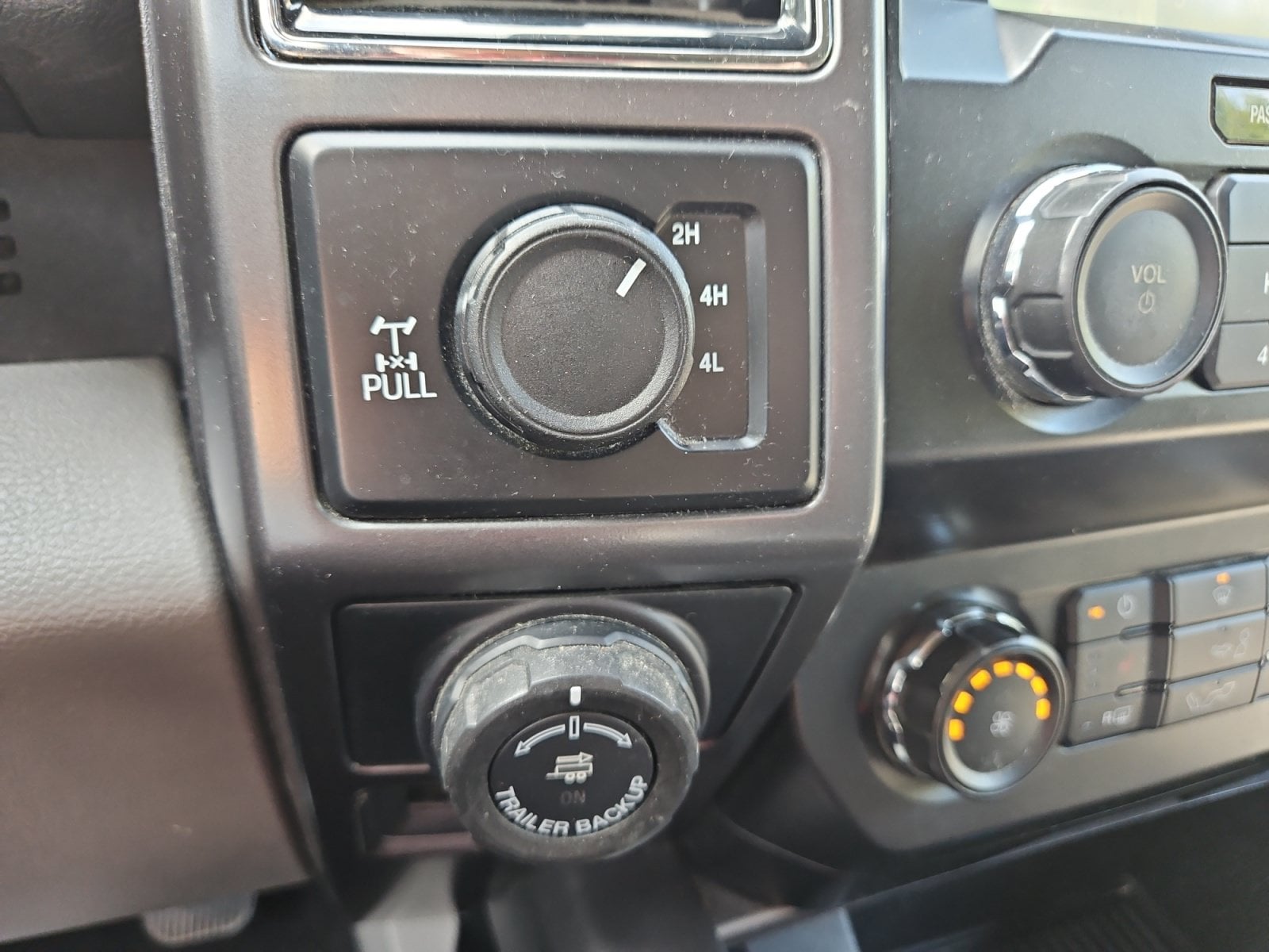 Pre-Owned 2019 Ford F-150 XLT - photo - 25