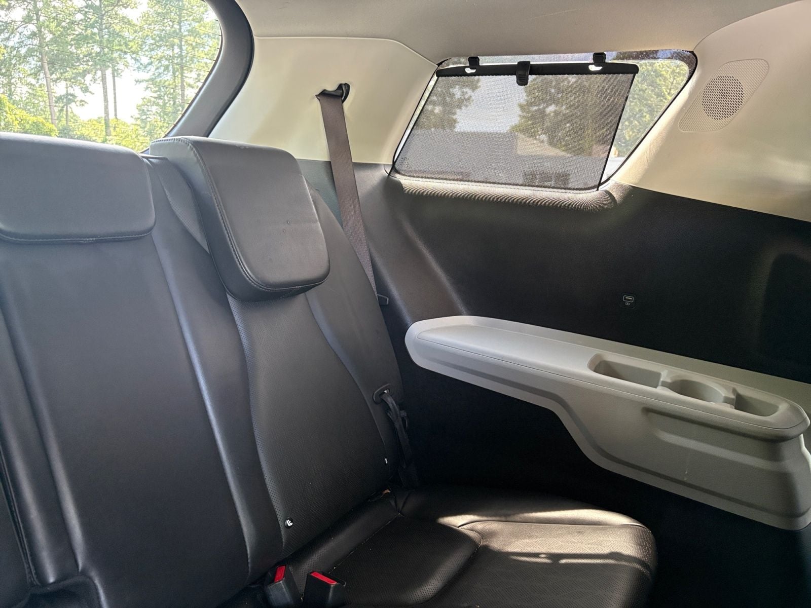 Pre-Owned 2024 Kia Carnival EX - photo - 28