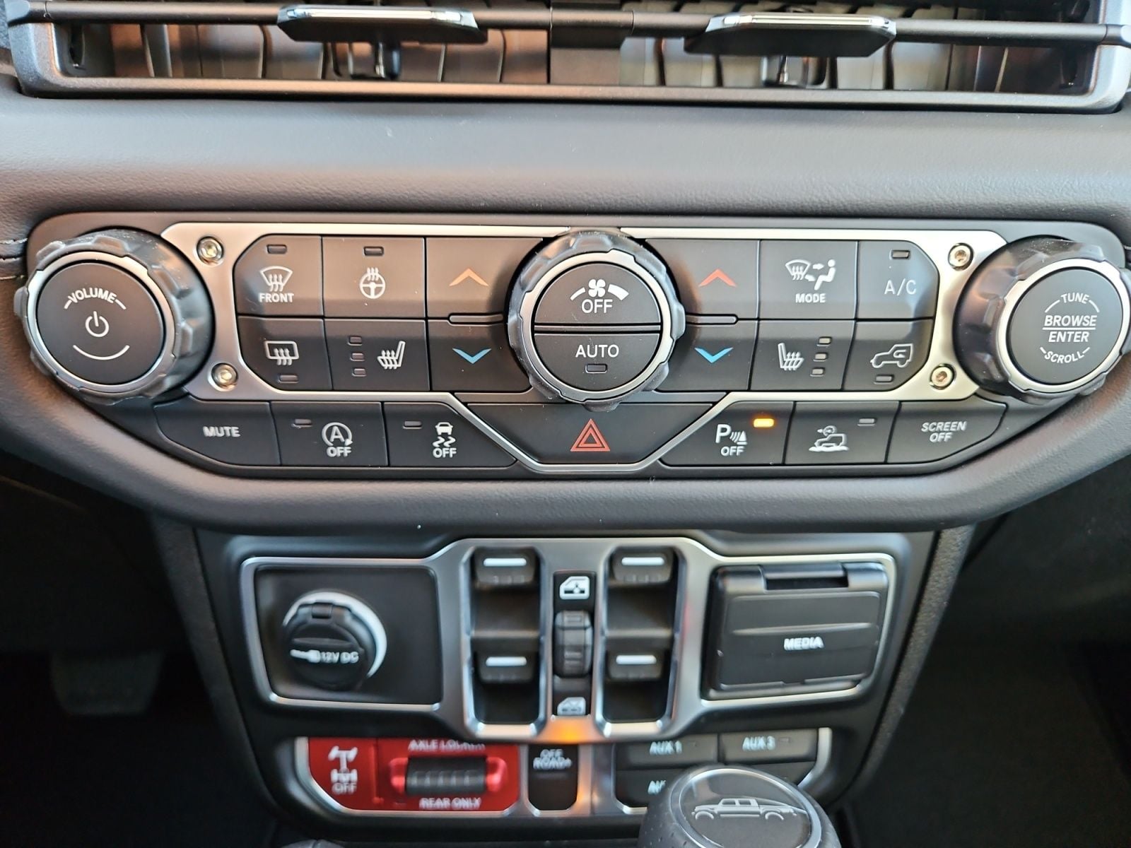 New 2026 Jeep Gladiator Mojave - photo - 28