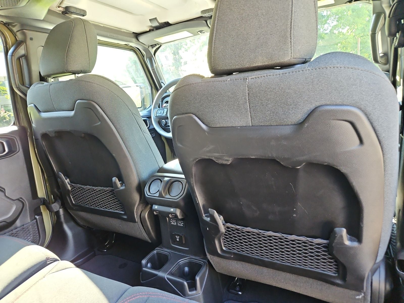 Pre-Owned 2026 Jeep Wrangler Rubicon - photo - 17