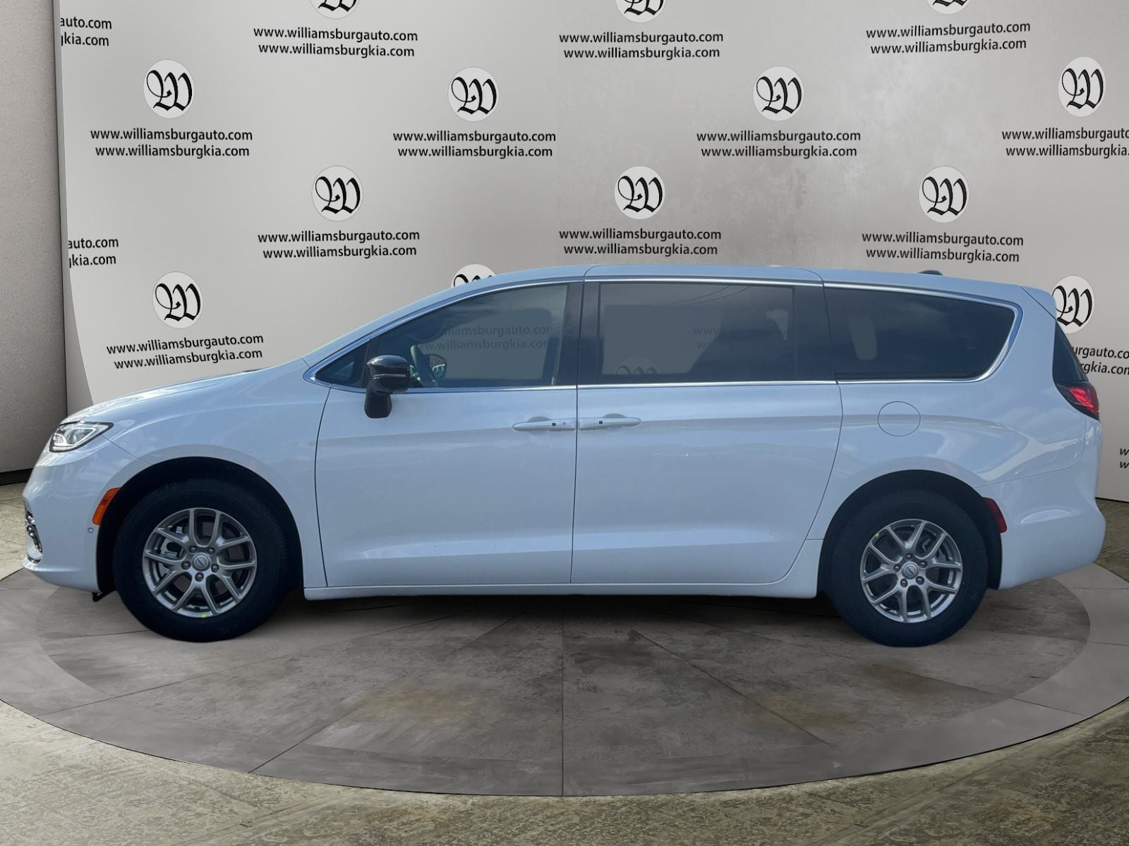 New 2026 Chrysler Pacifica Select - photo - 1