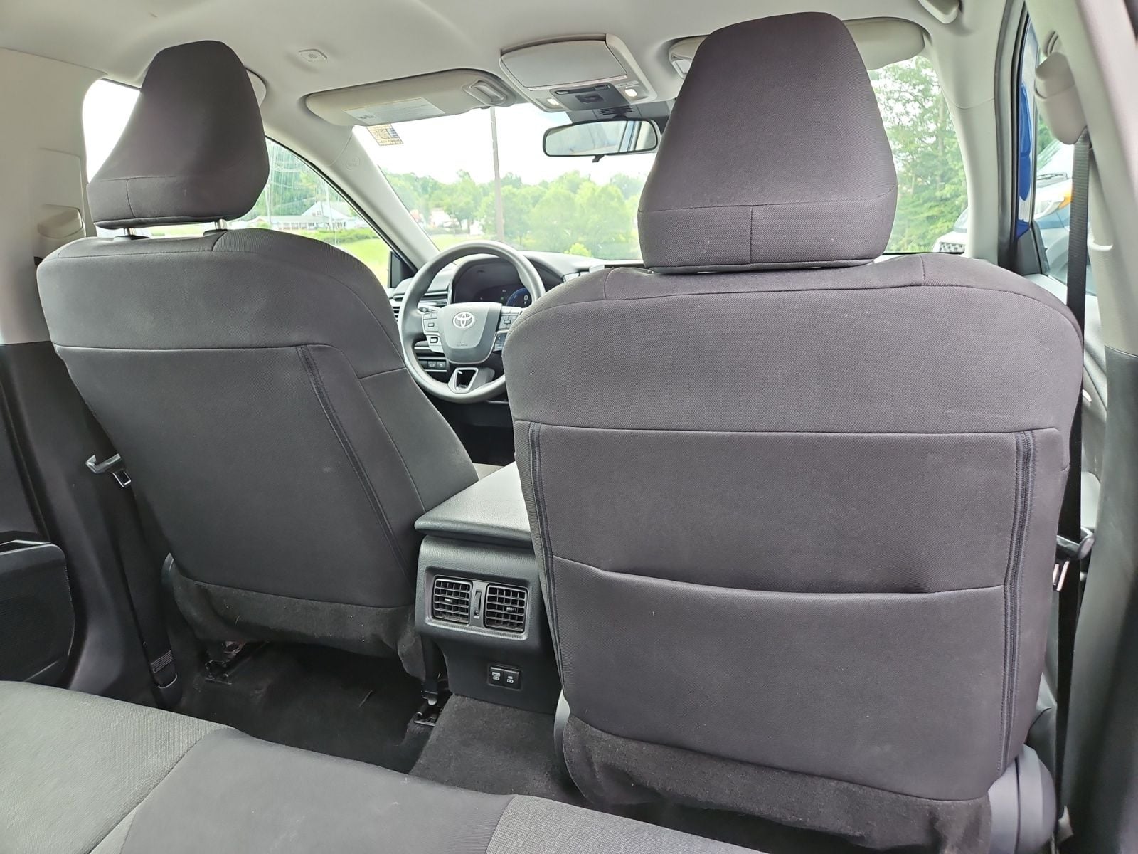 Pre-Owned 2025 Toyota Camry LE - photo - 17