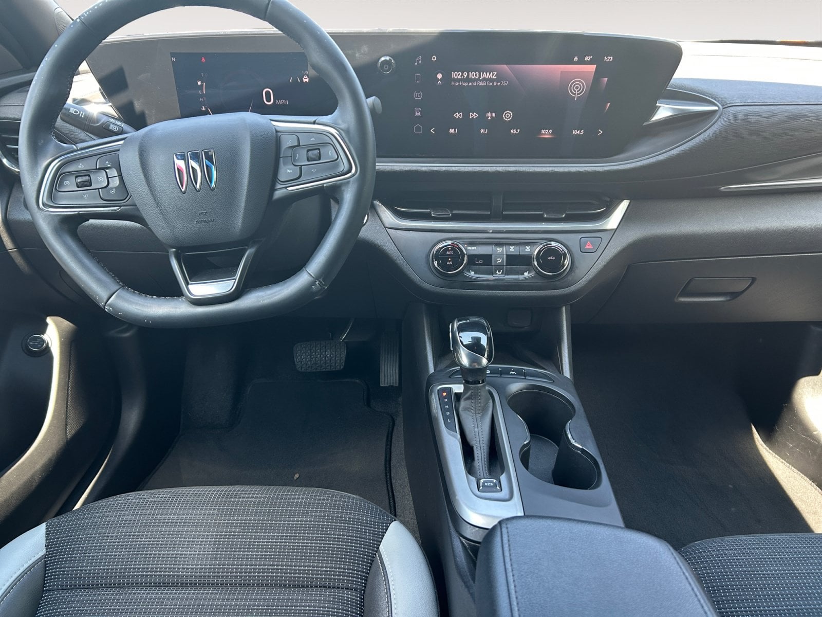 Pre-Owned 2024 Buick Envista Preferred - photo - 9