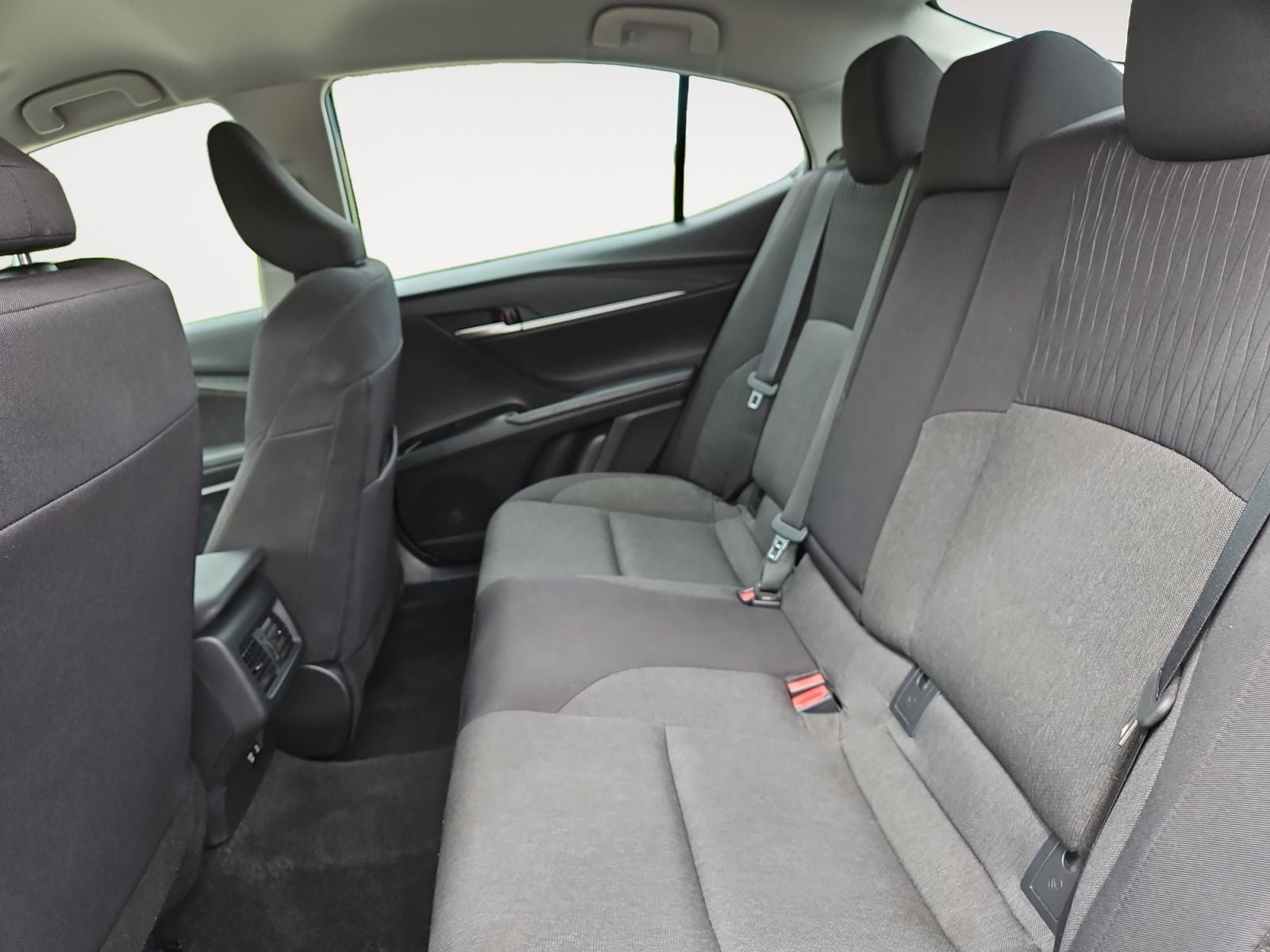 Pre-Owned 2025 Toyota Camry LE - photo - 12