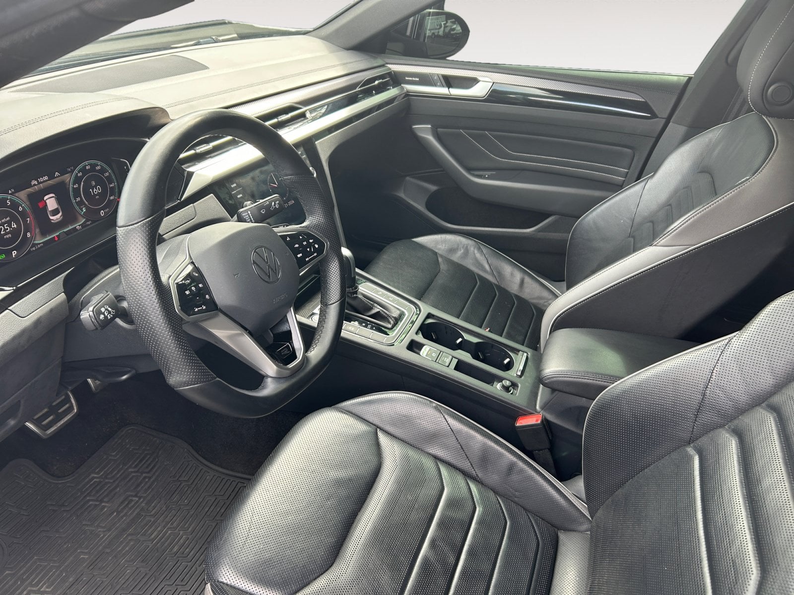 Pre-Owned 2023 Volkswagen Arteon 2.0T SEL Premium R-Line - photo - 8