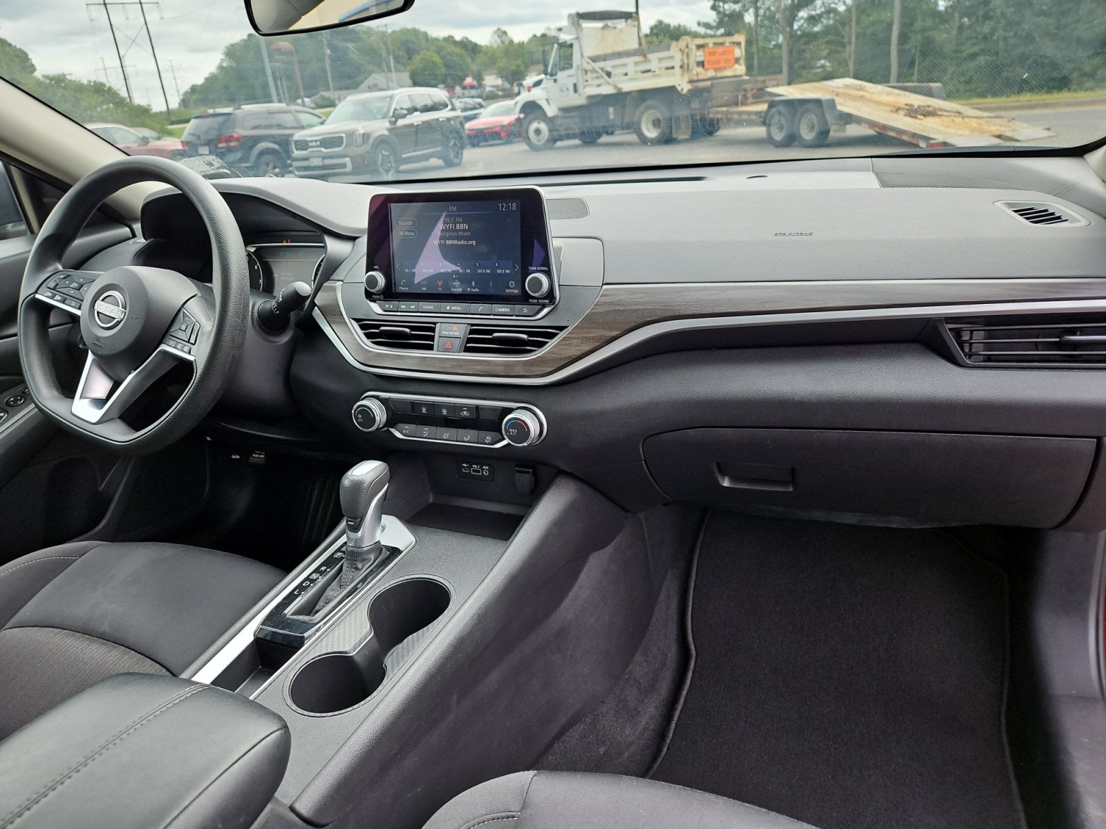 Pre-Owned 2025 Nissan Altima 2.5 SV - photo - 15