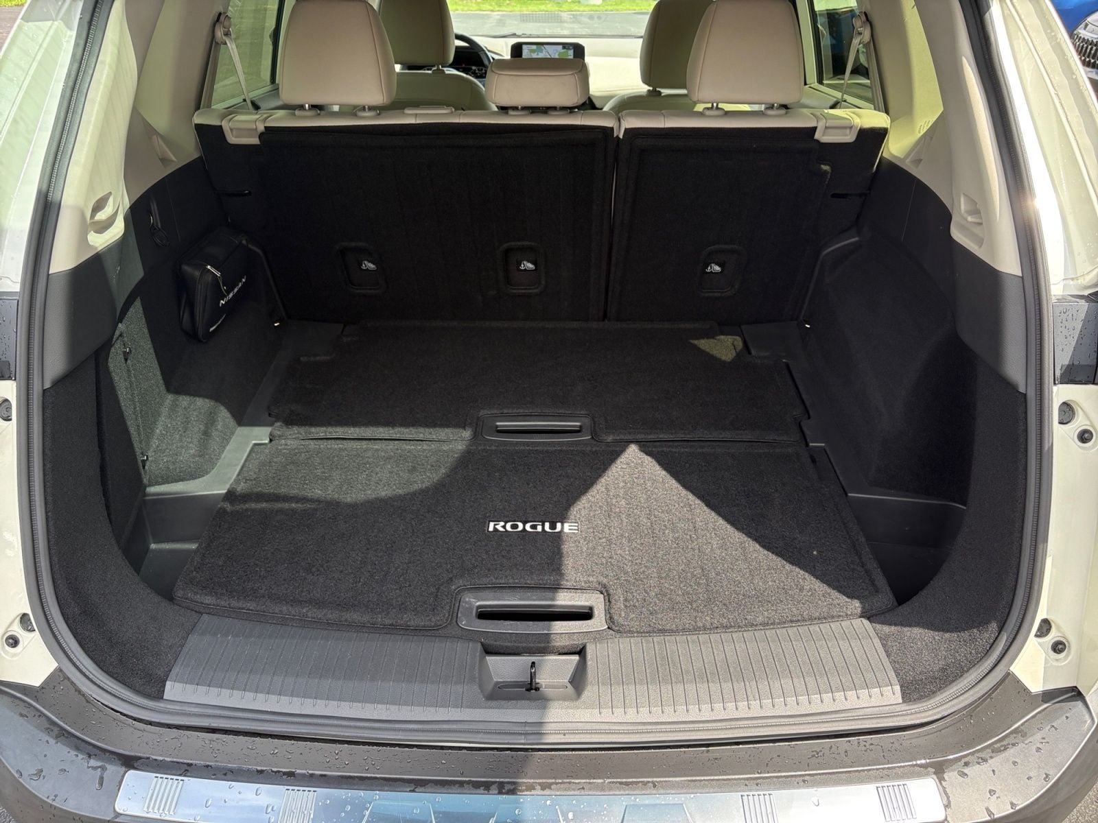 Pre-Owned 2023 Nissan Rogue SL - photo - 18