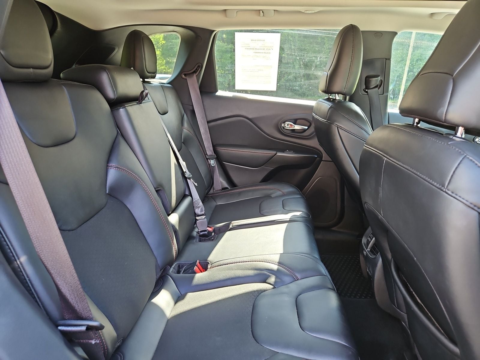 Pre-Owned 2022 Jeep Cherokee Trailhawk - photo - 16