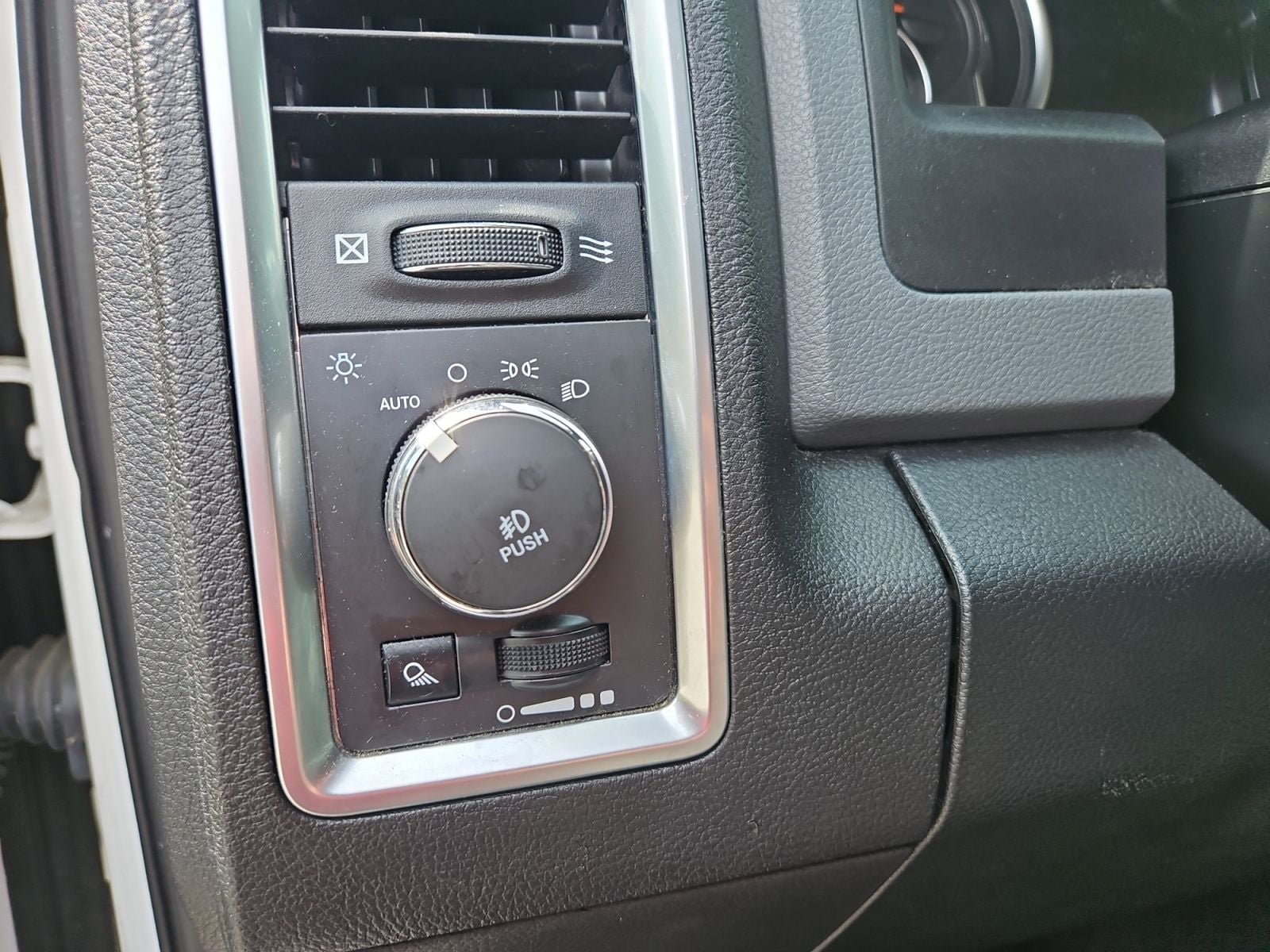 Pre-Owned 2017 Ram 1500 Big Horn - photo - 22