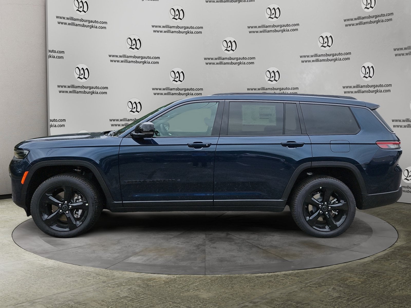 New 2027 Jeep Grand Cherokee L Limited - photo - 1