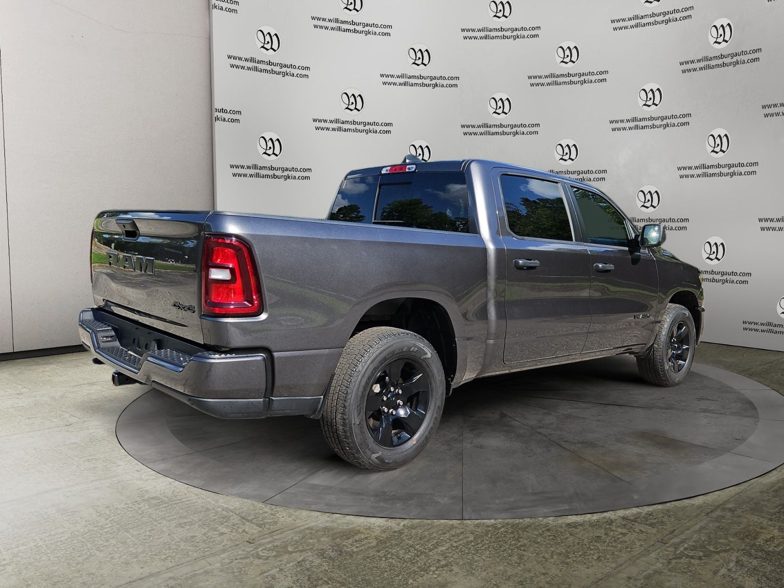 Pre-Owned 2025 Ram 1500 Tradesman - photo - 4