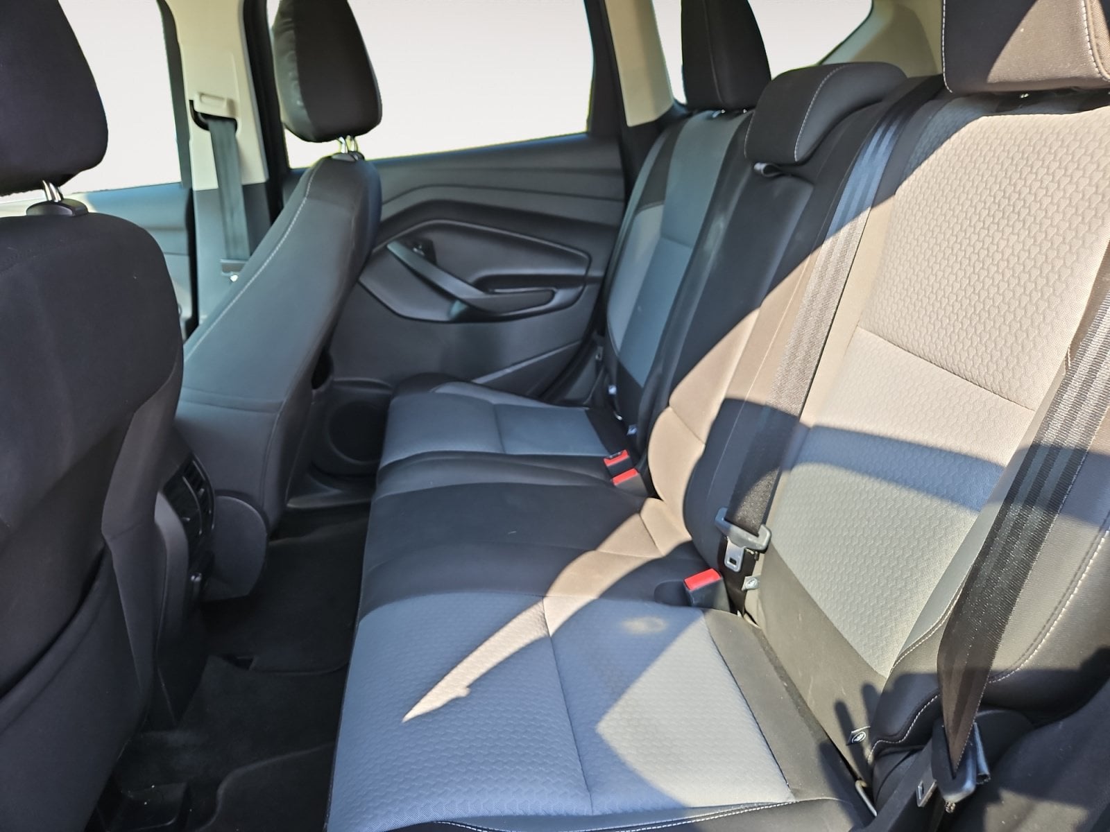 Pre-Owned 2017 Ford Escape SE - photo - 12