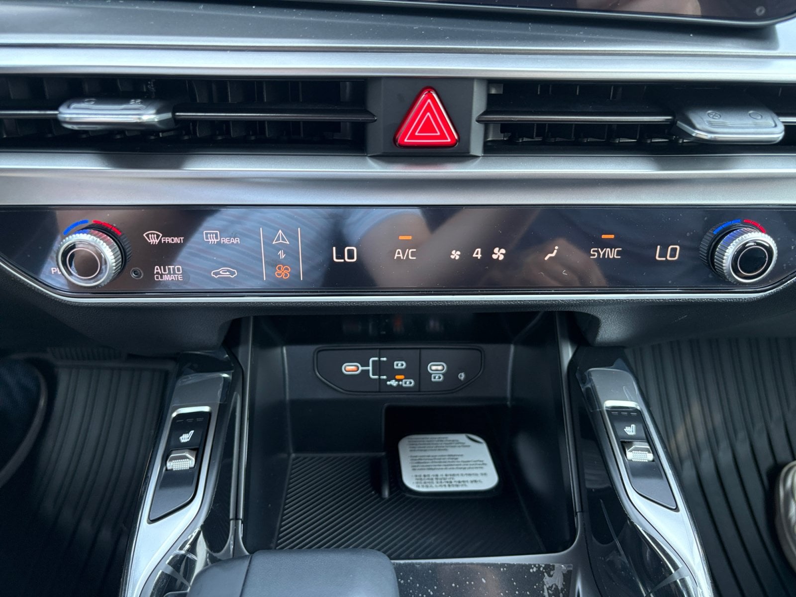 New 2026 Kia Sorento S - photo - 27