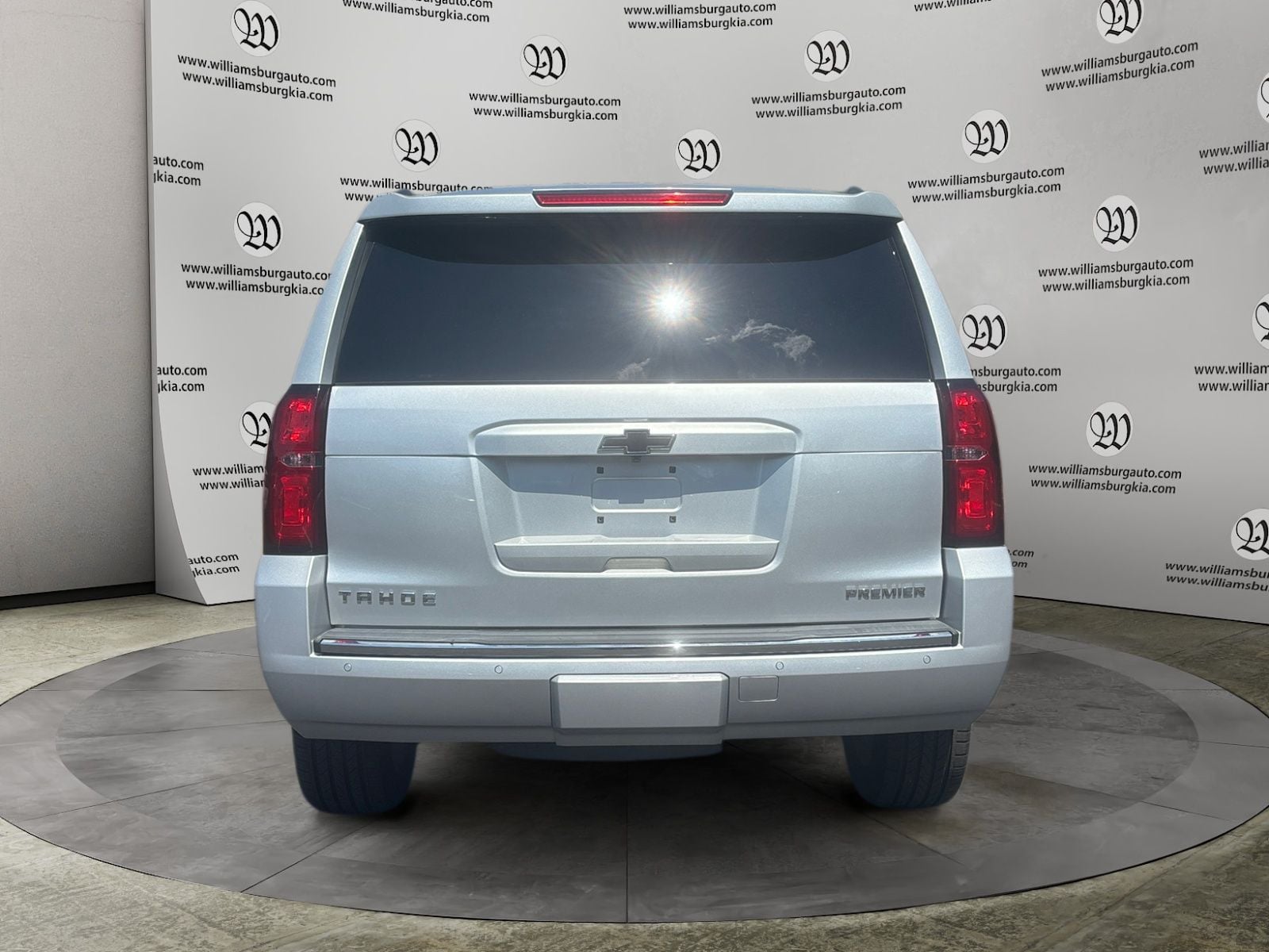 Pre-Owned 2019 Chevrolet Tahoe Premier - photo - 3