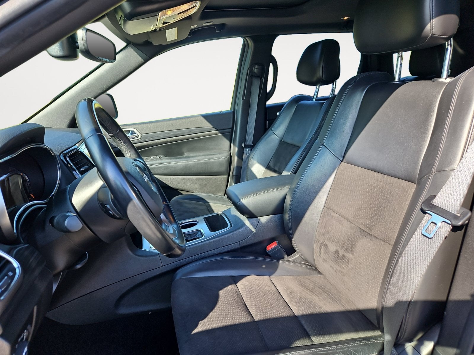 Pre-Owned 2020 Jeep Grand Cherokee Altitude - photo - 8