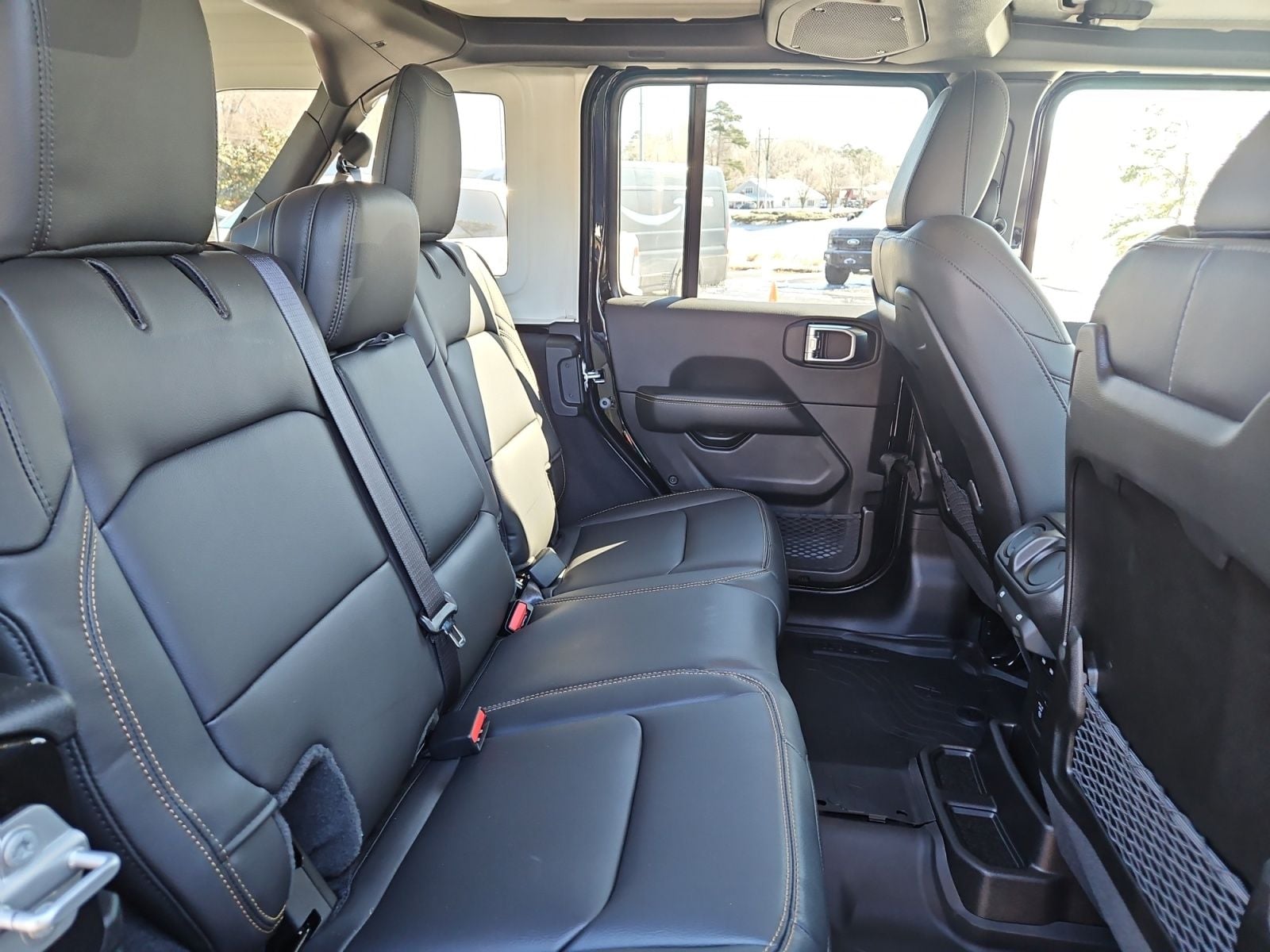 New 2025 Jeep Wrangler Sahara - photo - 16