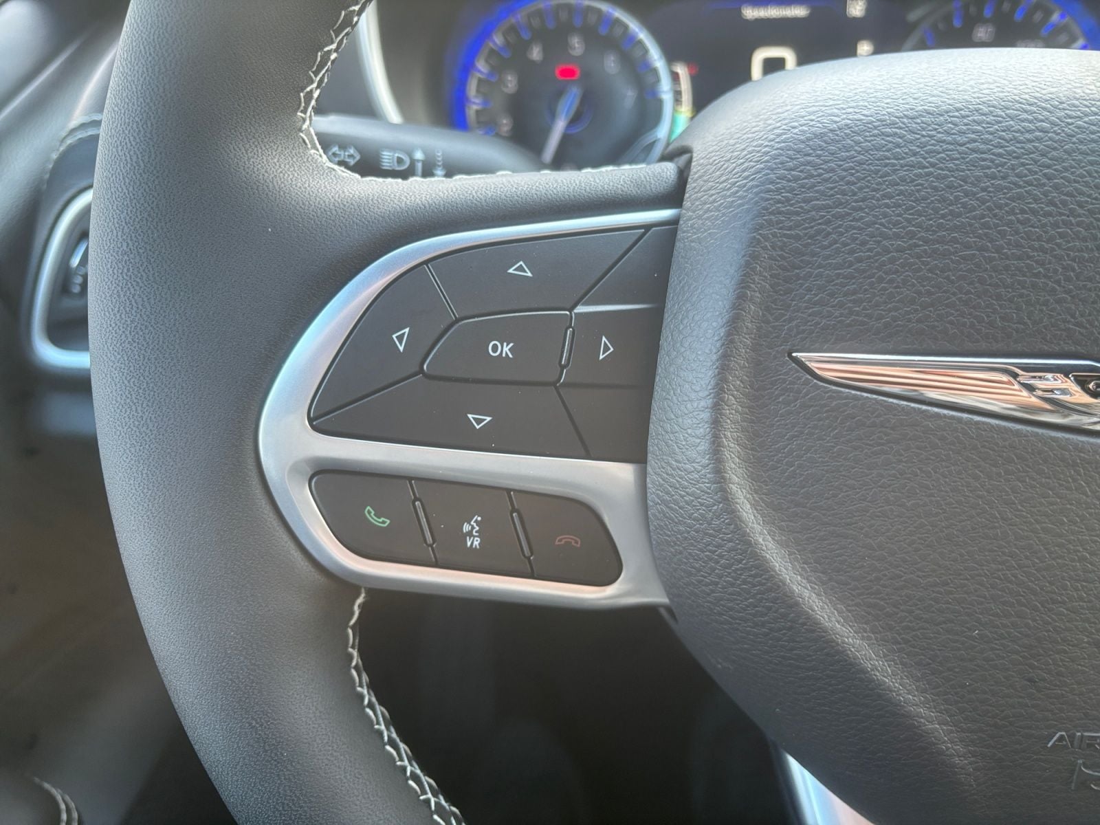 New 2026 Chrysler Pacifica Select - photo - 21