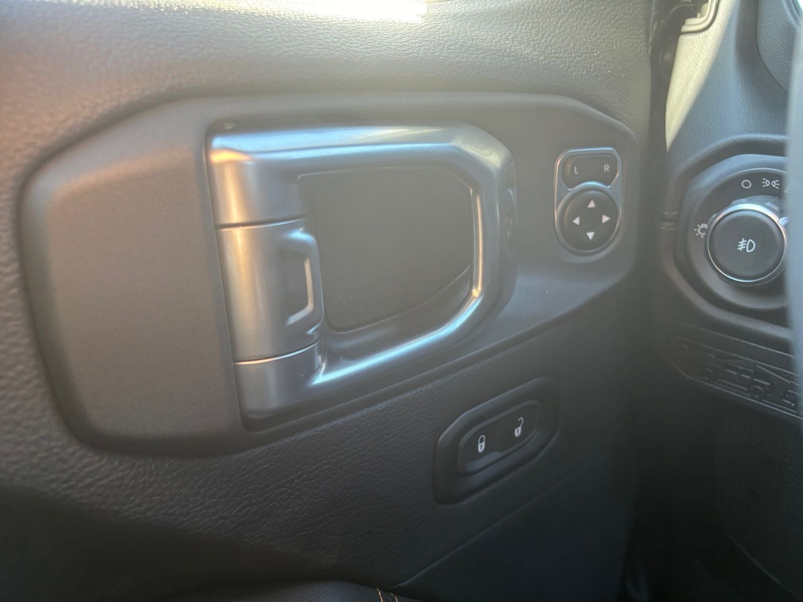 New 2026 Jeep Wrangler Sahara - photo - 19