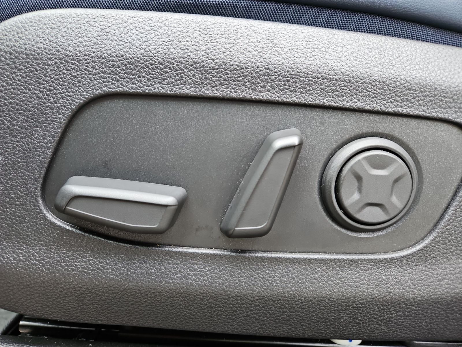 Pre-Owned 2025 Kia Carnival SX - photo - 20