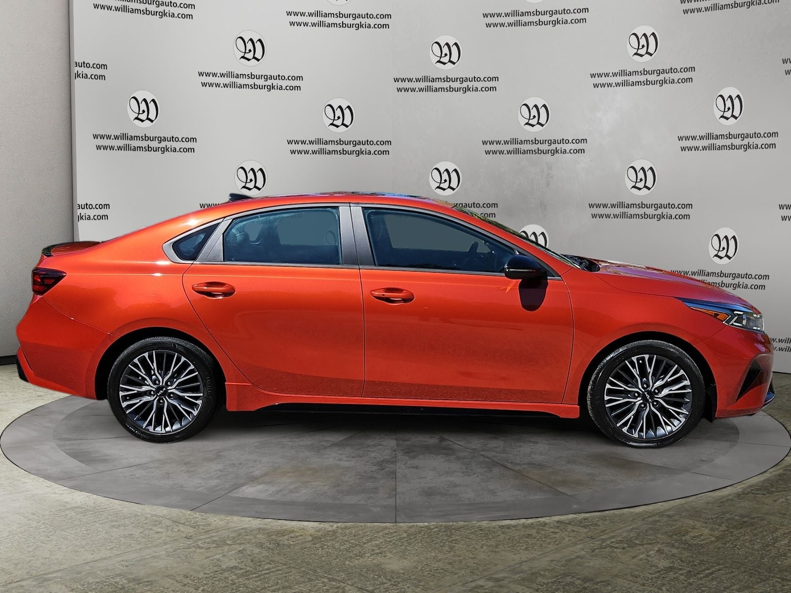 Pre-Owned 2024 Kia Forte GT-Line - photo - 5
