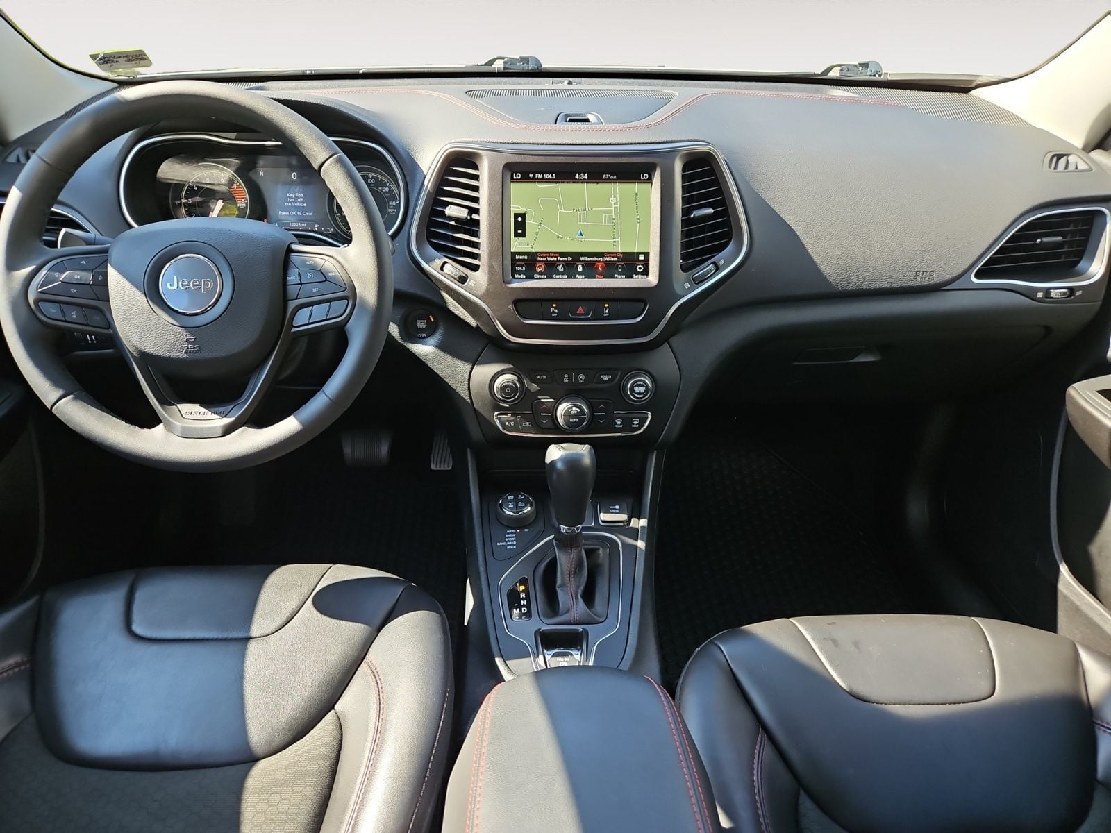 Pre-Owned 2022 Jeep Cherokee Trailhawk - photo - 9