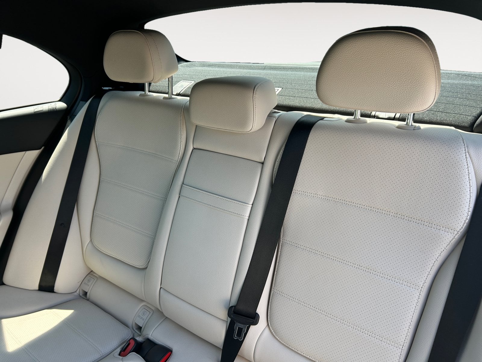 Pre-Owned 2024 Mercedes-Benz C-Class C 300 - photo - 12
