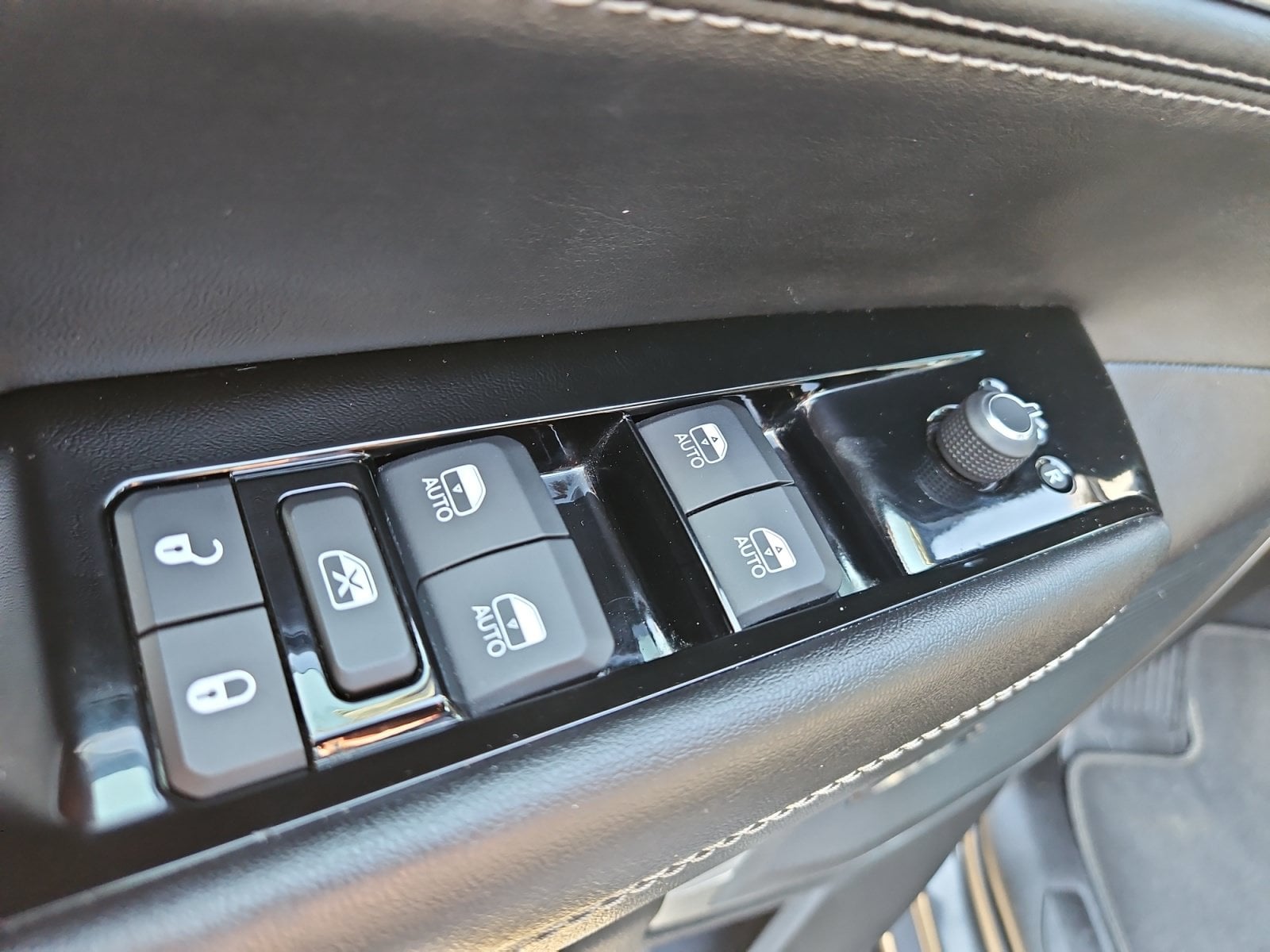 Pre-Owned 2024 Jeep Wagoneer L Series II - photo - 21