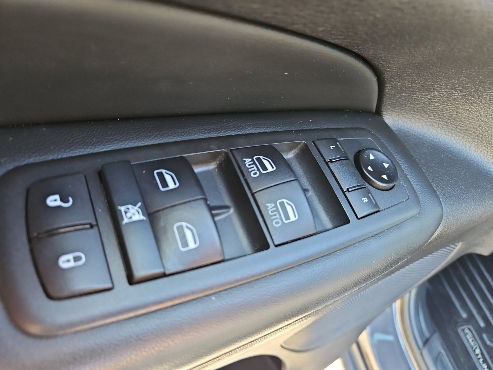 Pre-Owned 2020 Jeep Grand Cherokee Altitude - photo - 21