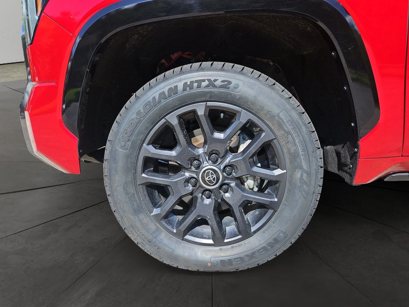Pre-Owned 2024 Toyota Tundra Hybrid Platinum - photo - 13