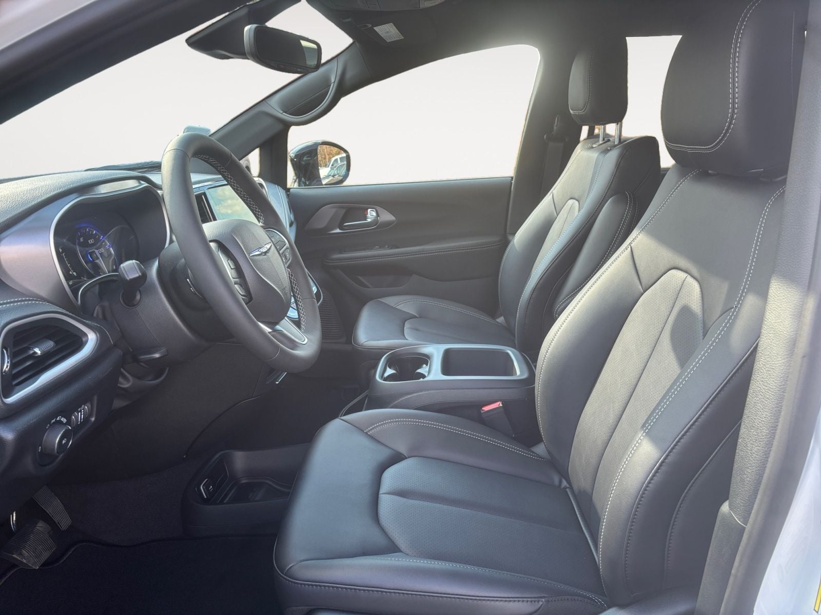 New 2026 Chrysler Pacifica Select - photo - 8