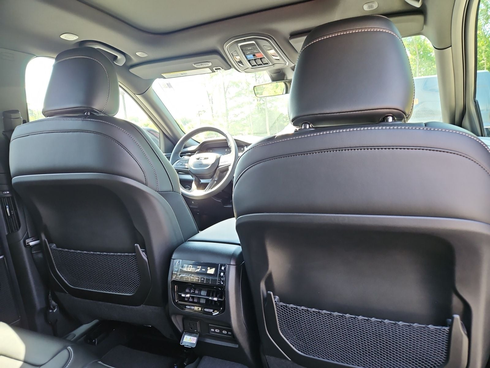 New 2026 Jeep Grand Cherokee L Limited - photo - 17