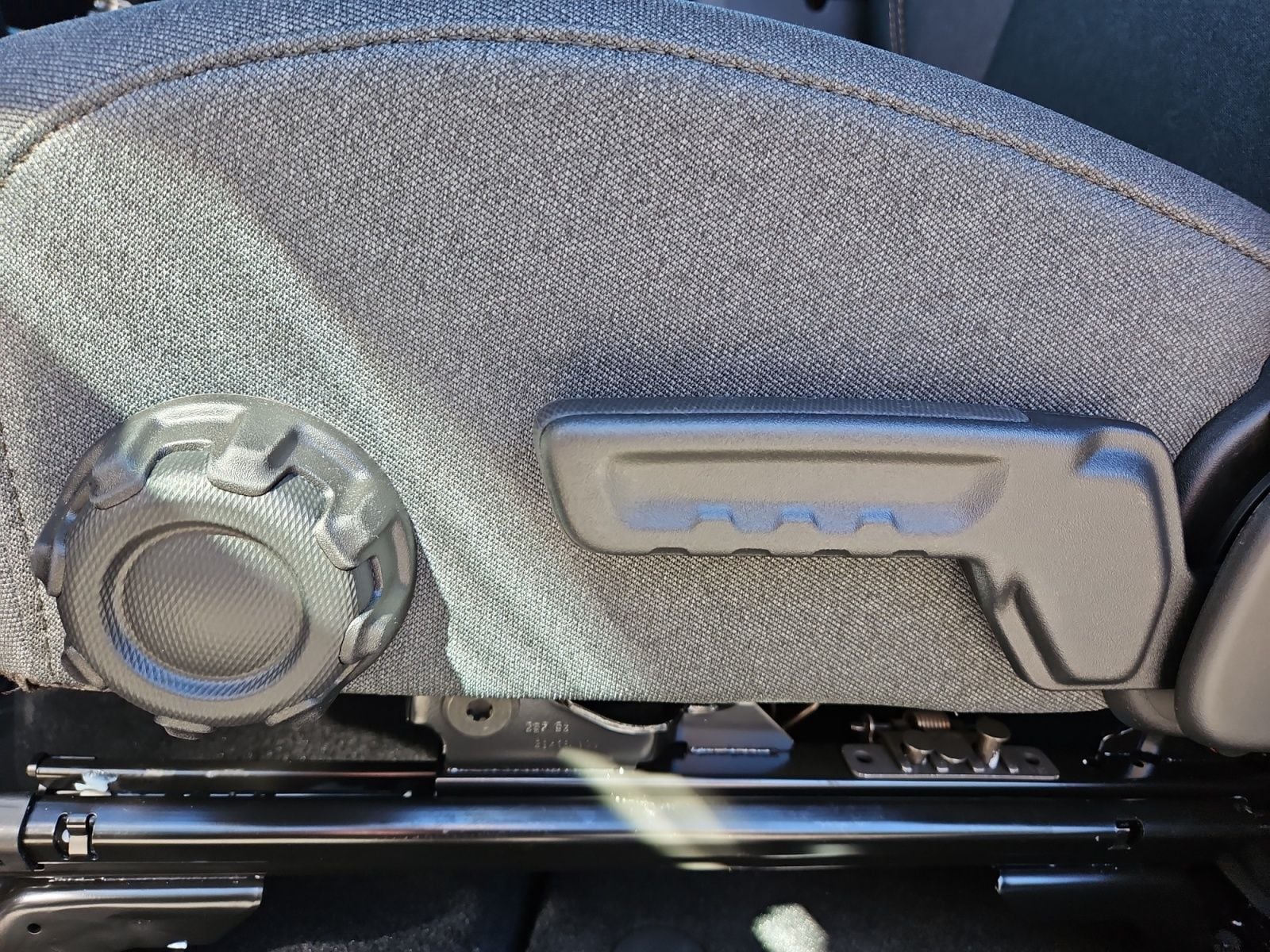New 2026 Jeep Wrangler Sport S - photo - 20