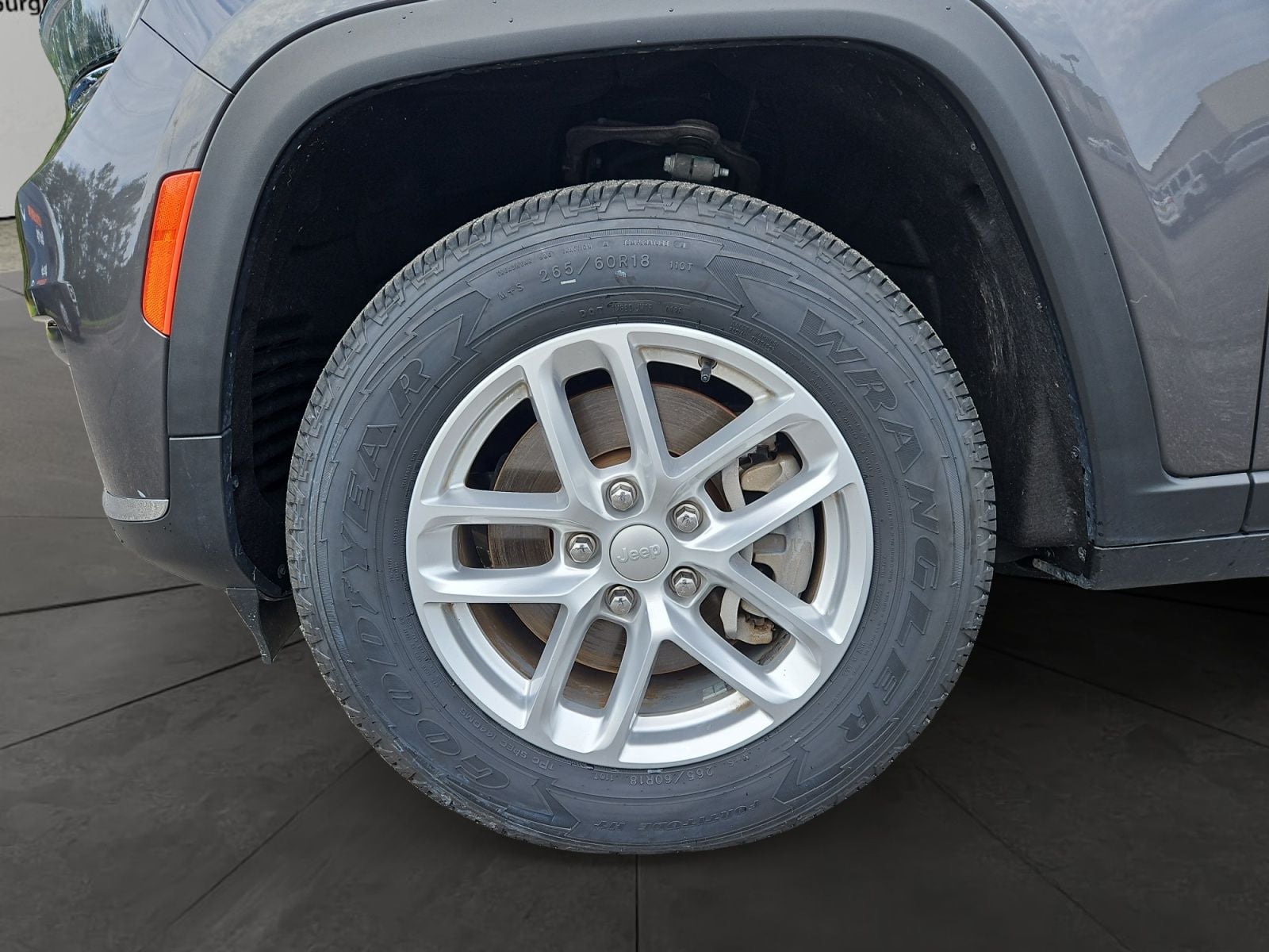 Pre-Owned 2023 Jeep Grand Cherokee L Laredo - photo - 13