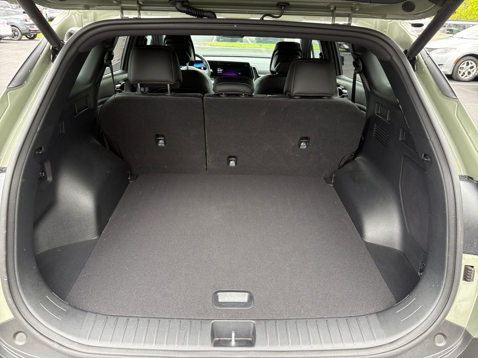 Pre-Owned 2024 Kia Sportage Plug-In Hybrid X-Line Prestige - photo - 18