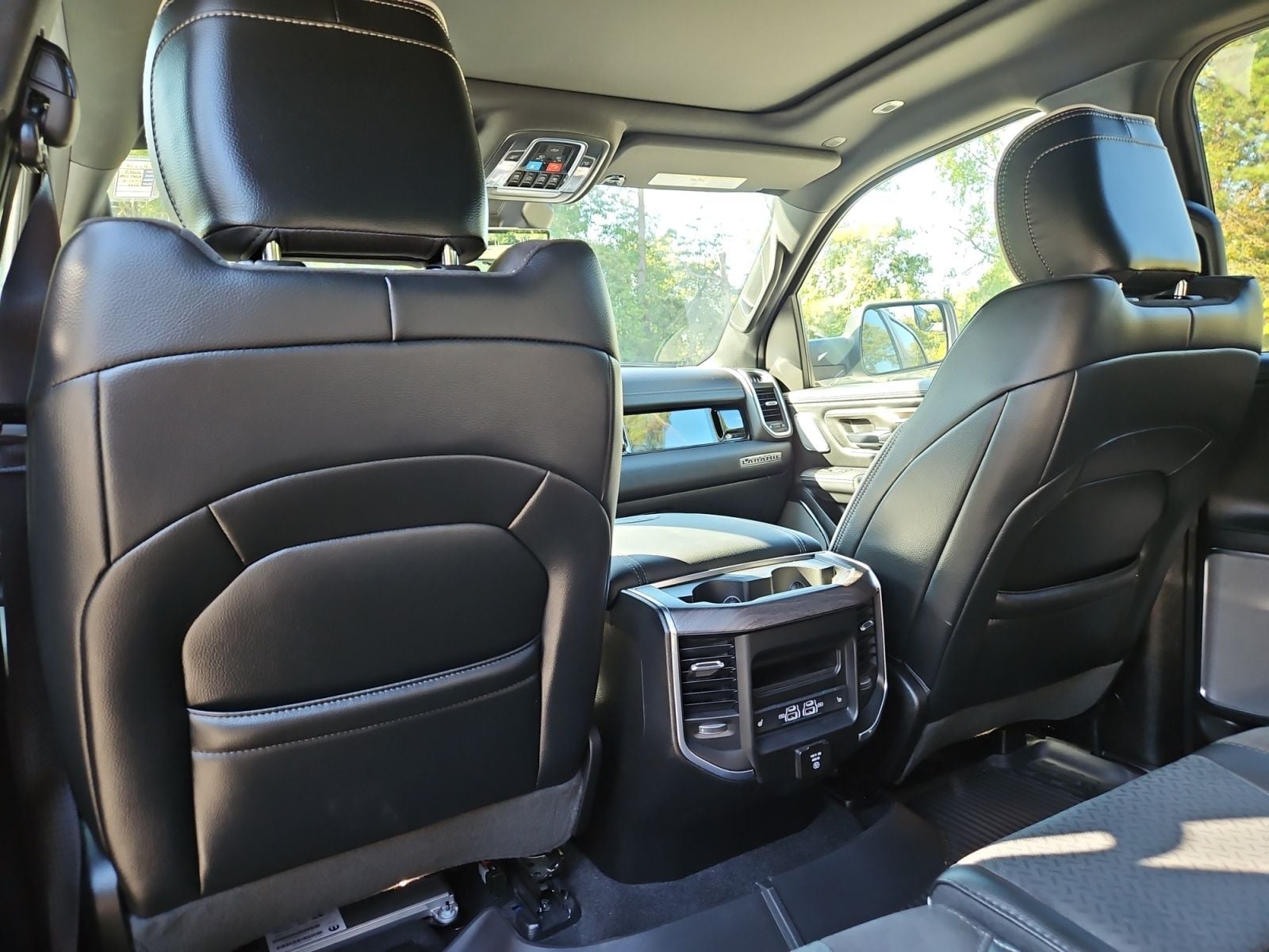 Pre-Owned 2025 Ram 1500 Laramie - photo - 18