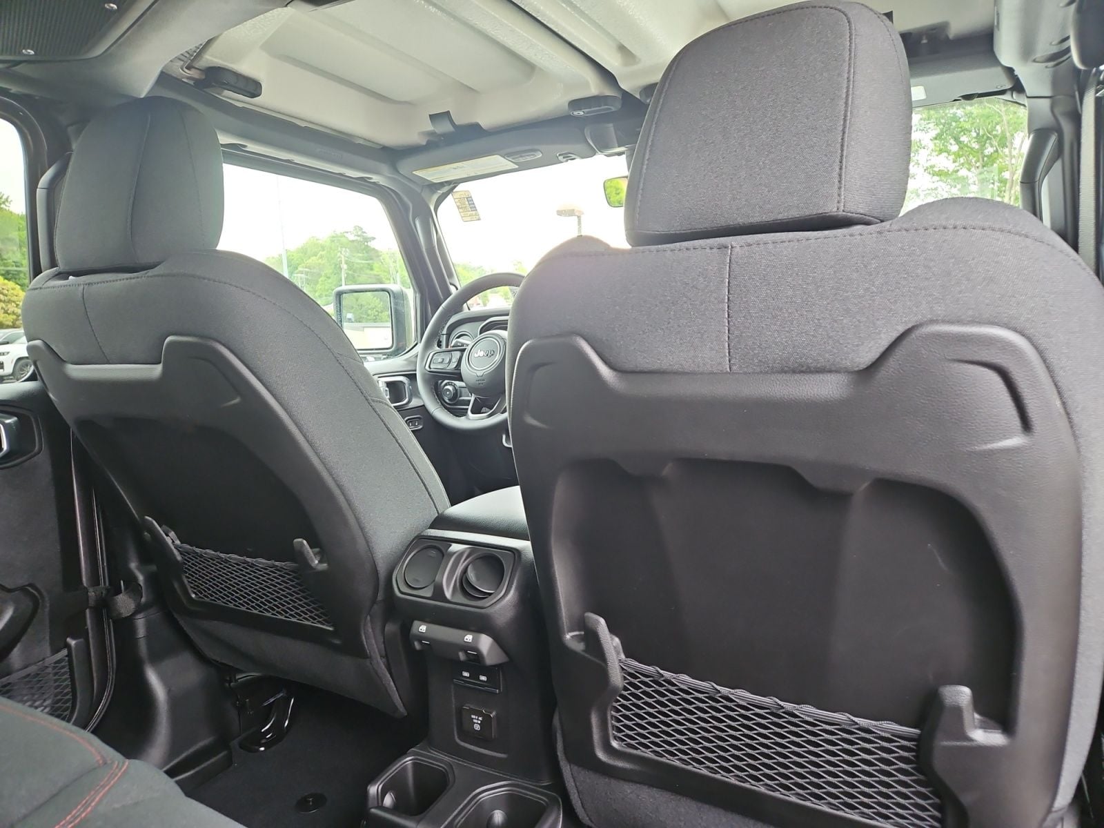 New 2026 Jeep Wrangler Rubicon - photo - 17