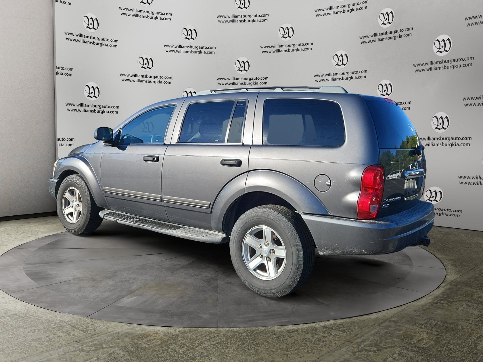 Pre-Owned 2004 Dodge Durango SLT - photo - 2