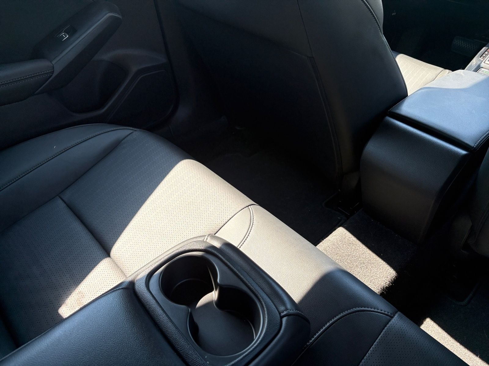 Pre-Owned 2023 Honda Civic EX-L - photo - 17