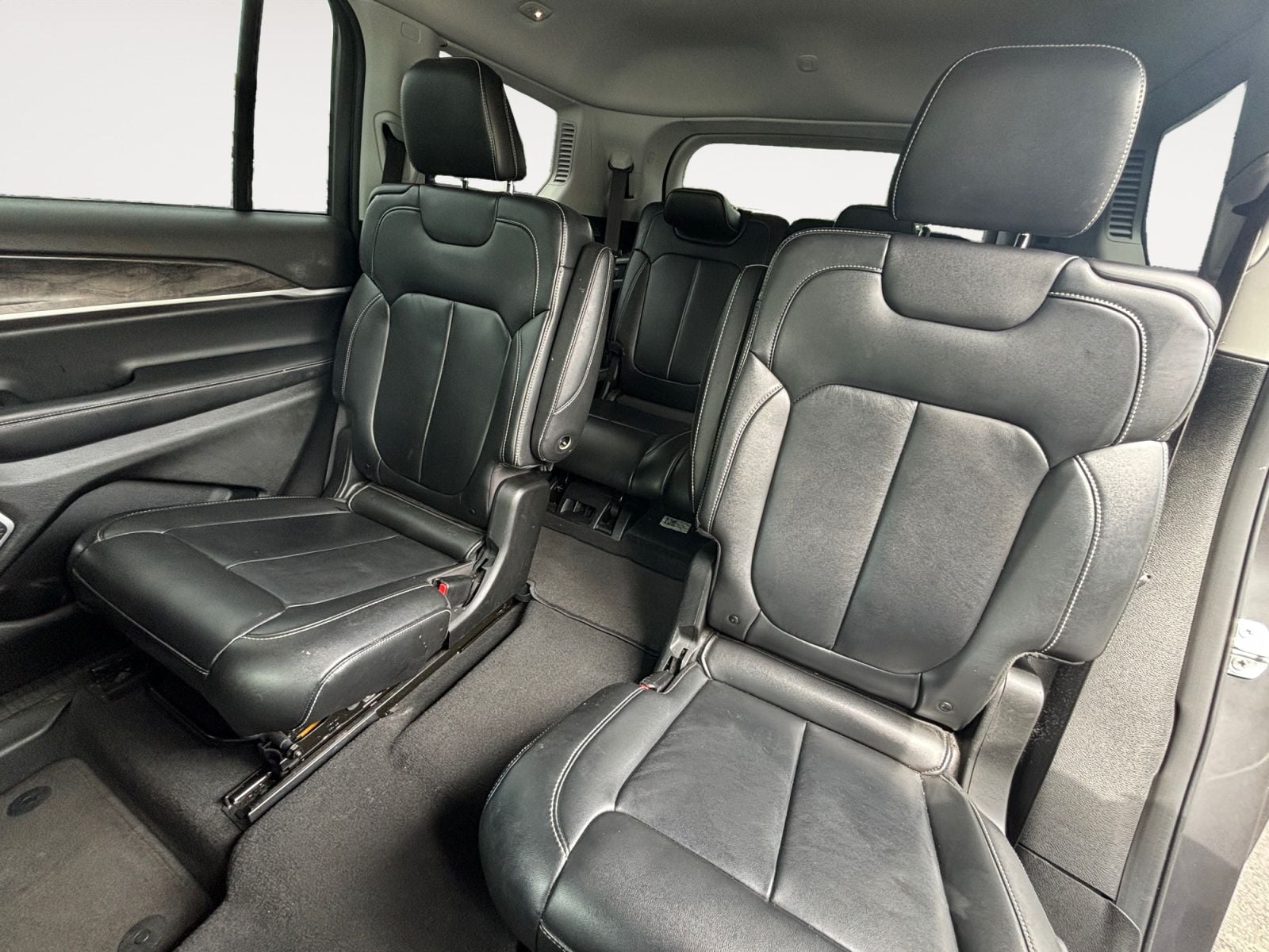 Pre-Owned 2022 Jeep Grand Cherokee L Limited - photo - 12