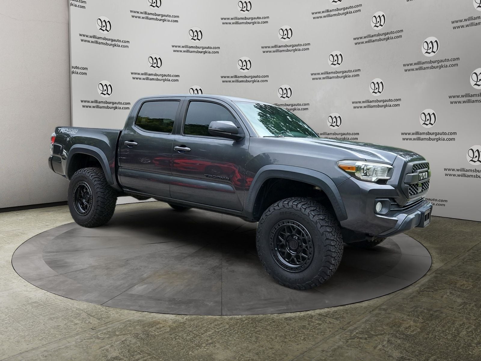 Pre-Owned 2020 Toyota Tacoma TRD Off-Road - photo - 6